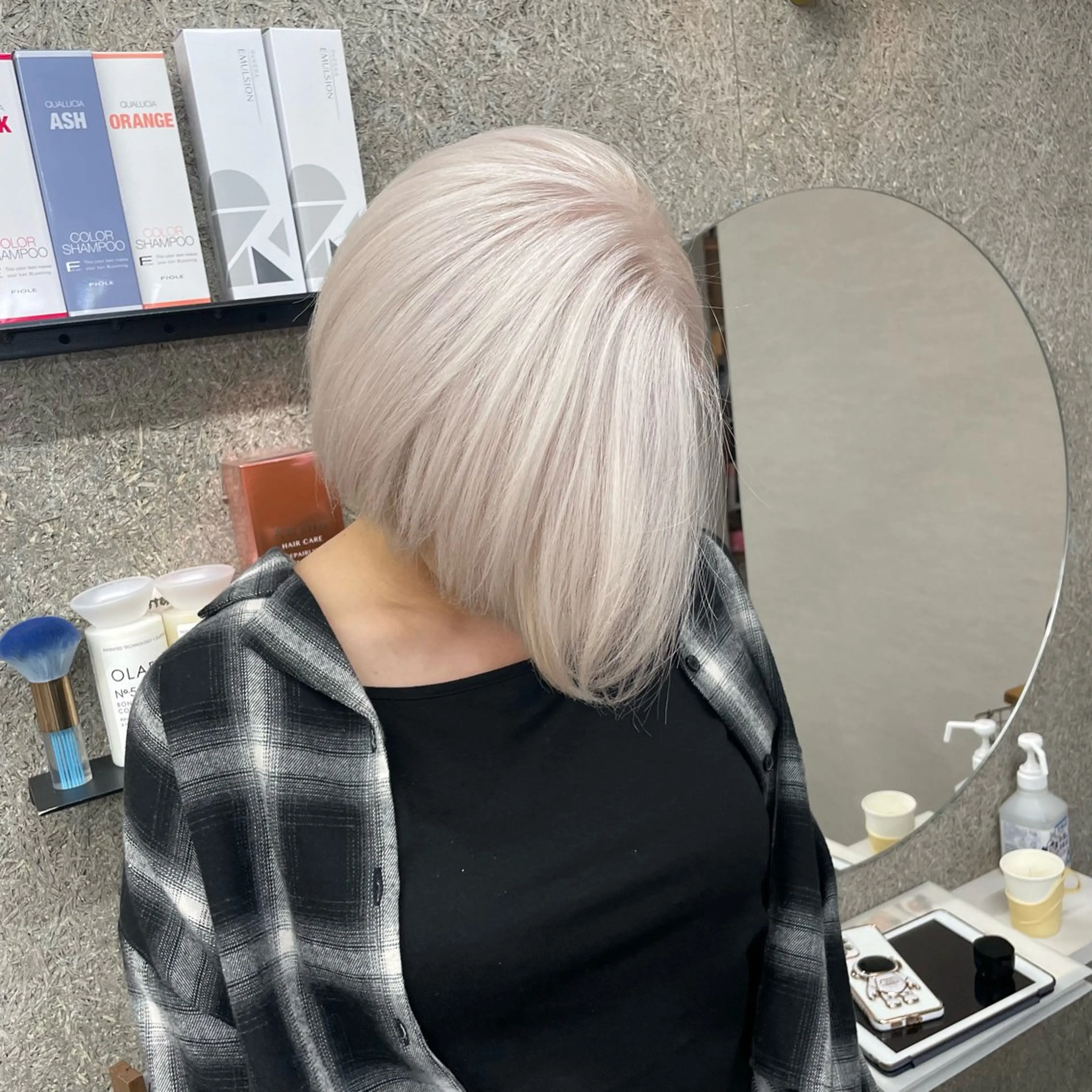 ショート カラー ヘアカラー トリートメント Lull (シェアサロンReco VIProom)所属・Lull1人美容室 バレイヤージュのヘアスタイル