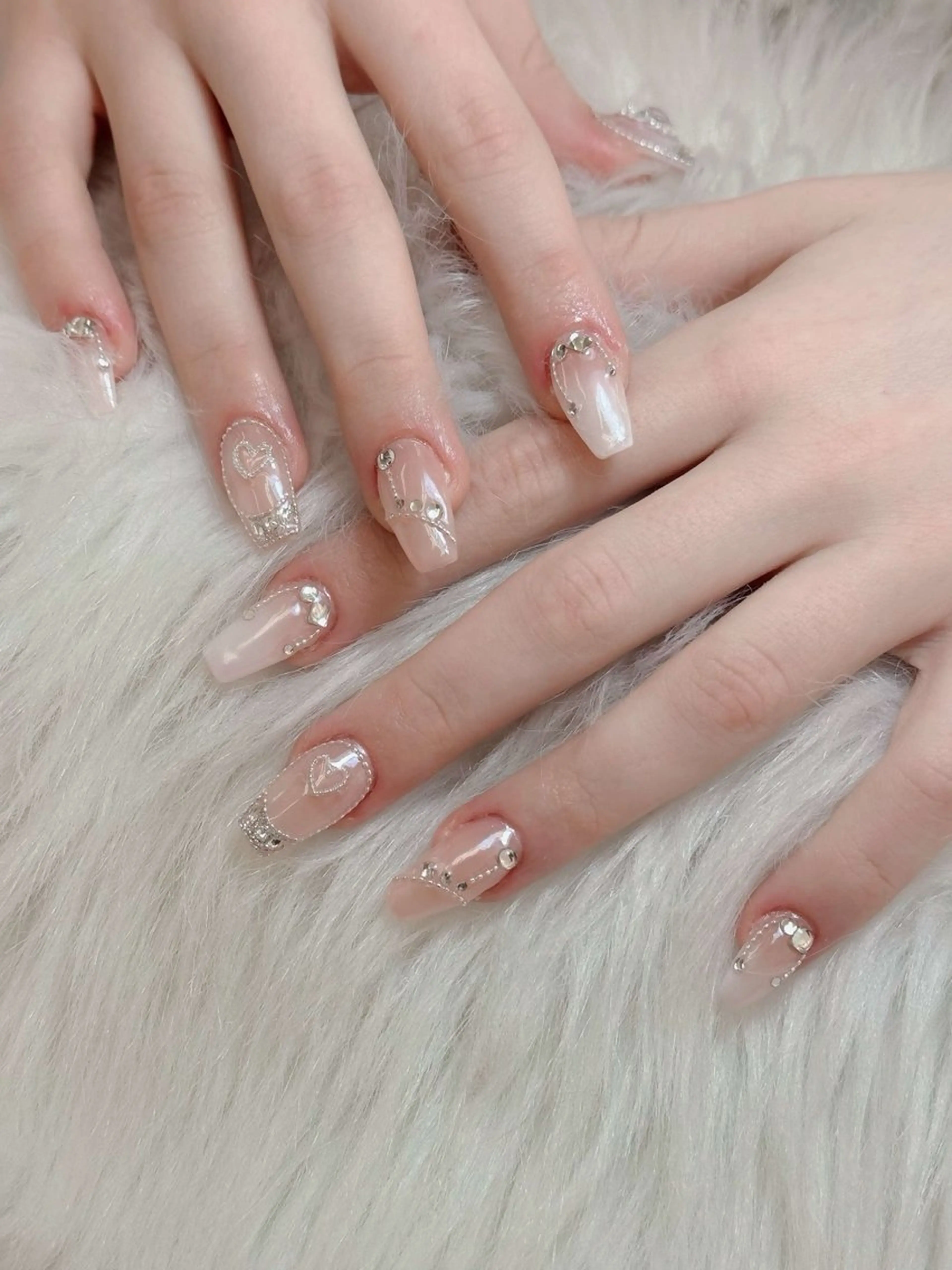 ネイル オーロラネイル チークネイル 長さ出し フットネイル フレンチネイル Anh 歌舞伎町のネイルデザイン