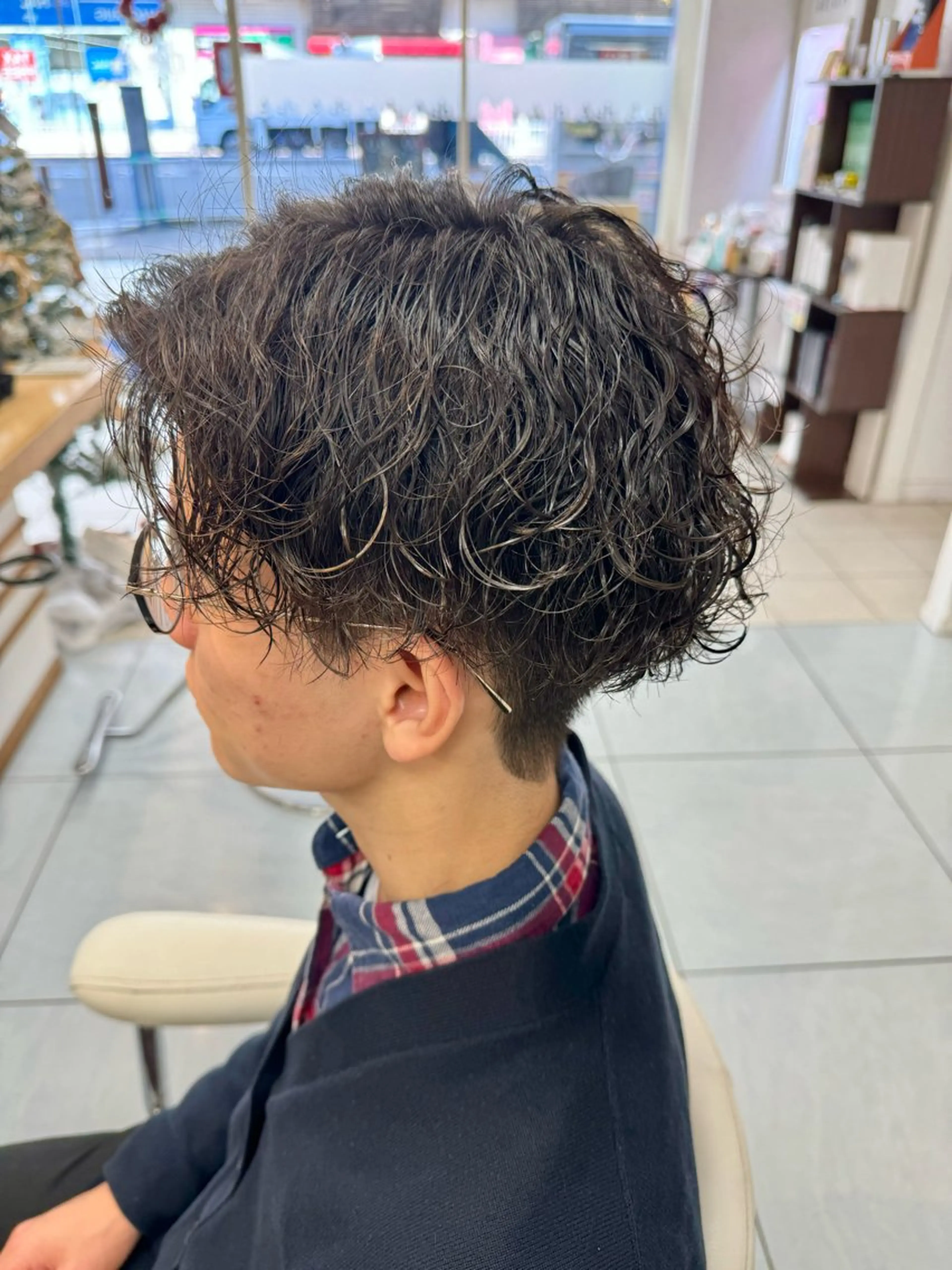 パーマ メンズ 韓国レイヤーカット/ くすみカラー/モモのヘアスタイル