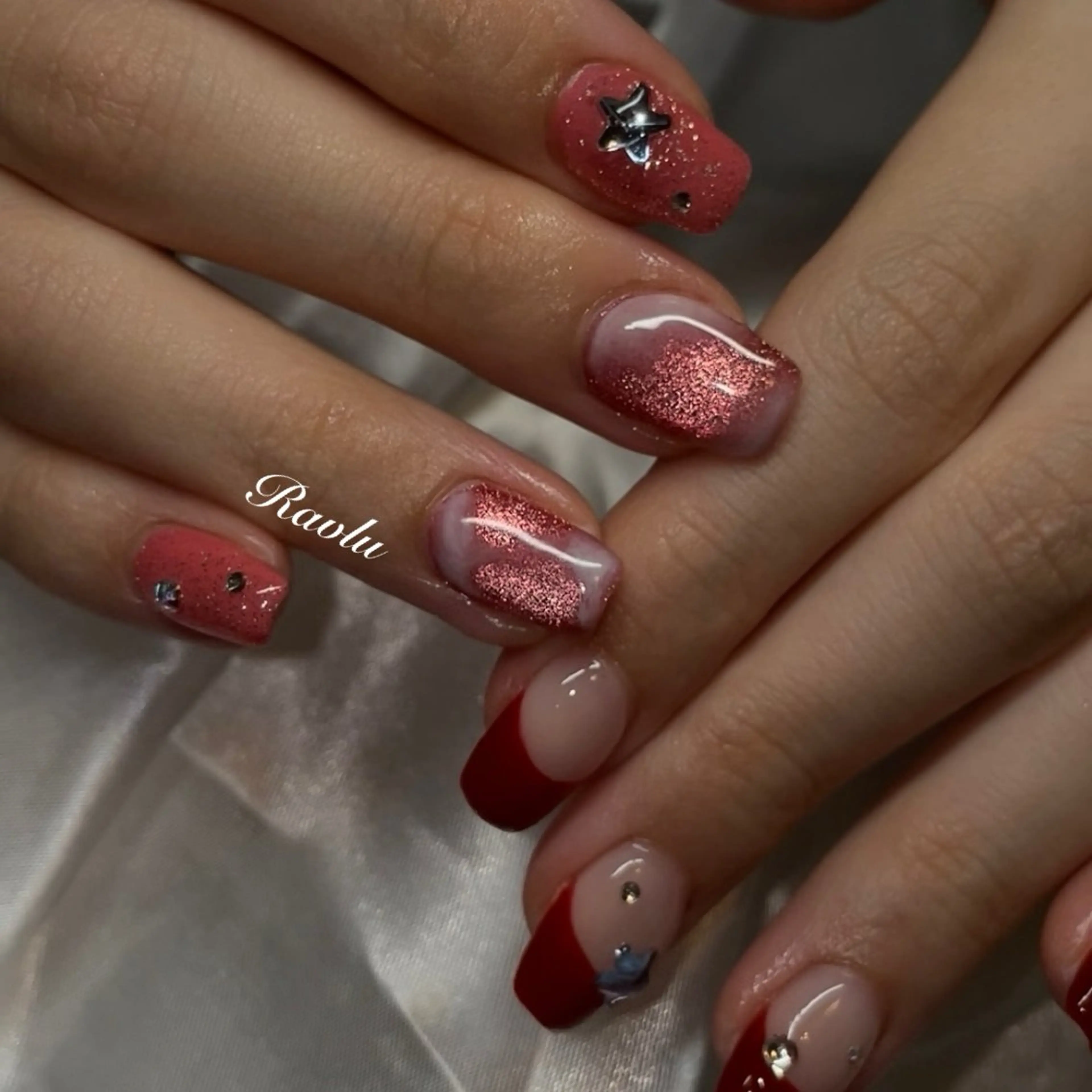ネイル フレンチネイル マグネットネイル ハンドネイル Ravlu所属・アラカキ アンジュのネイルデザイン