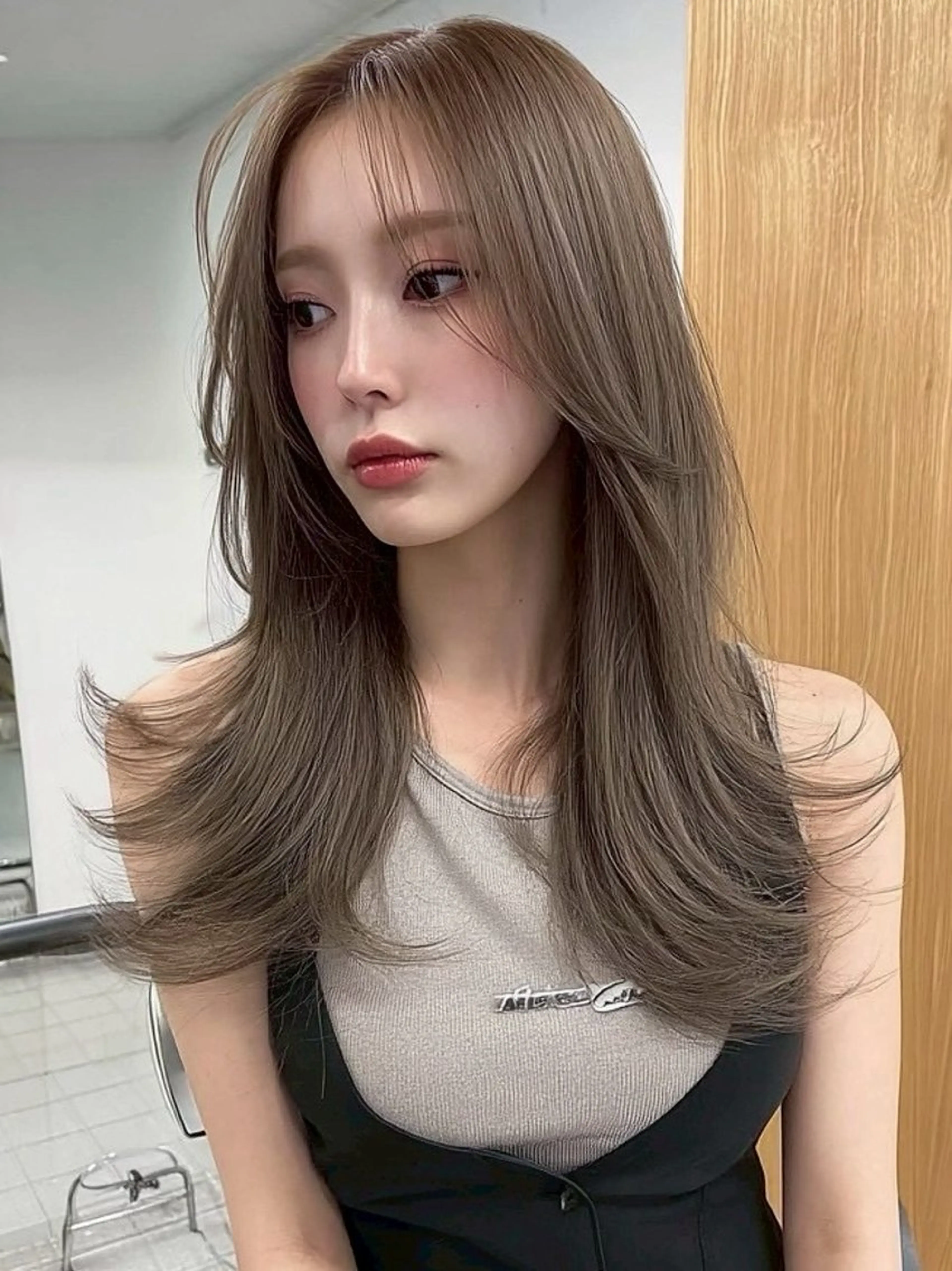 ロング カラー 鍋島 美華のヘアスタイル