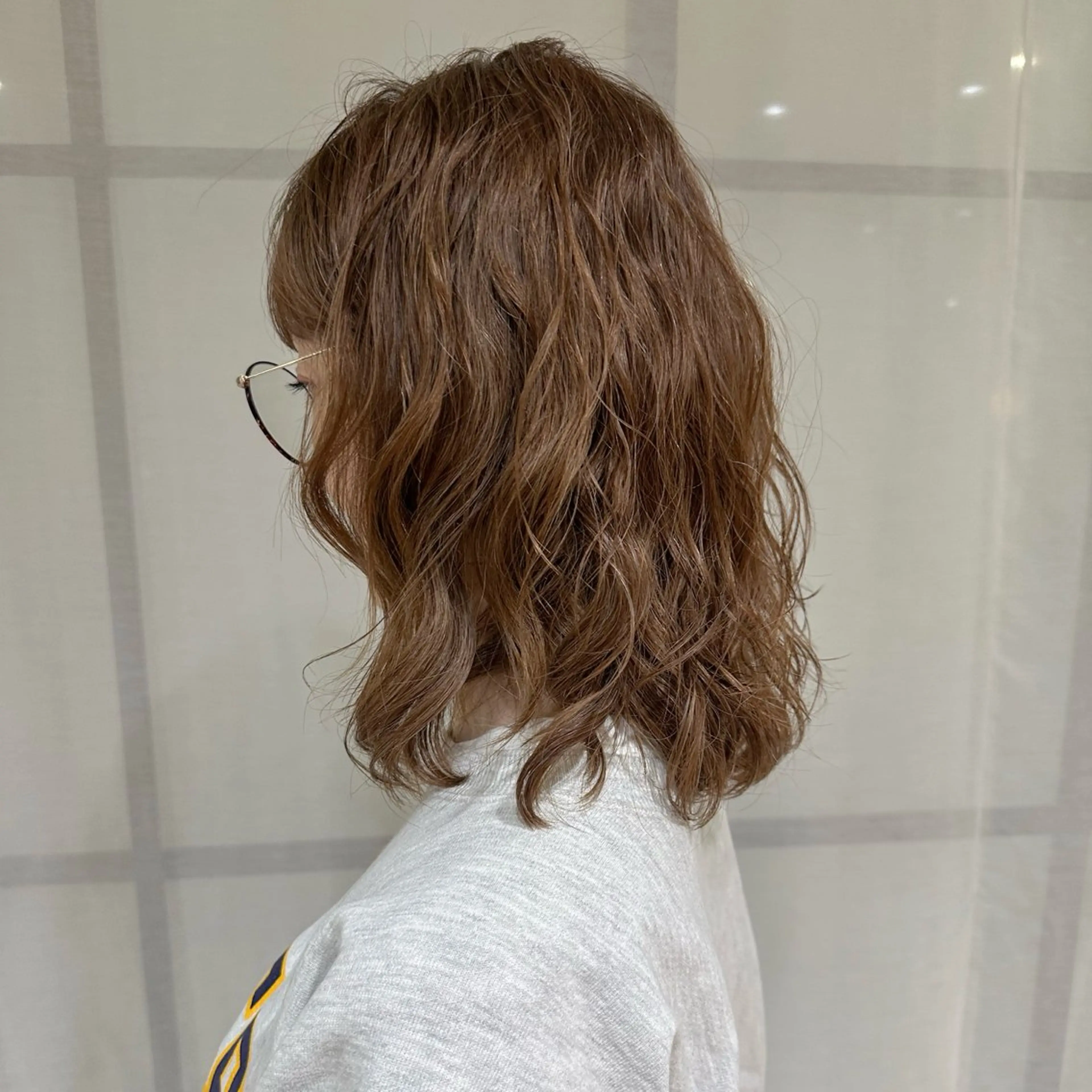 ミディアム カラー パーマ ミディアムパーマ 外国人風カラー カット パーマ 平野恵/透明感カラー ブリーチ/ボブのヘアスタイル