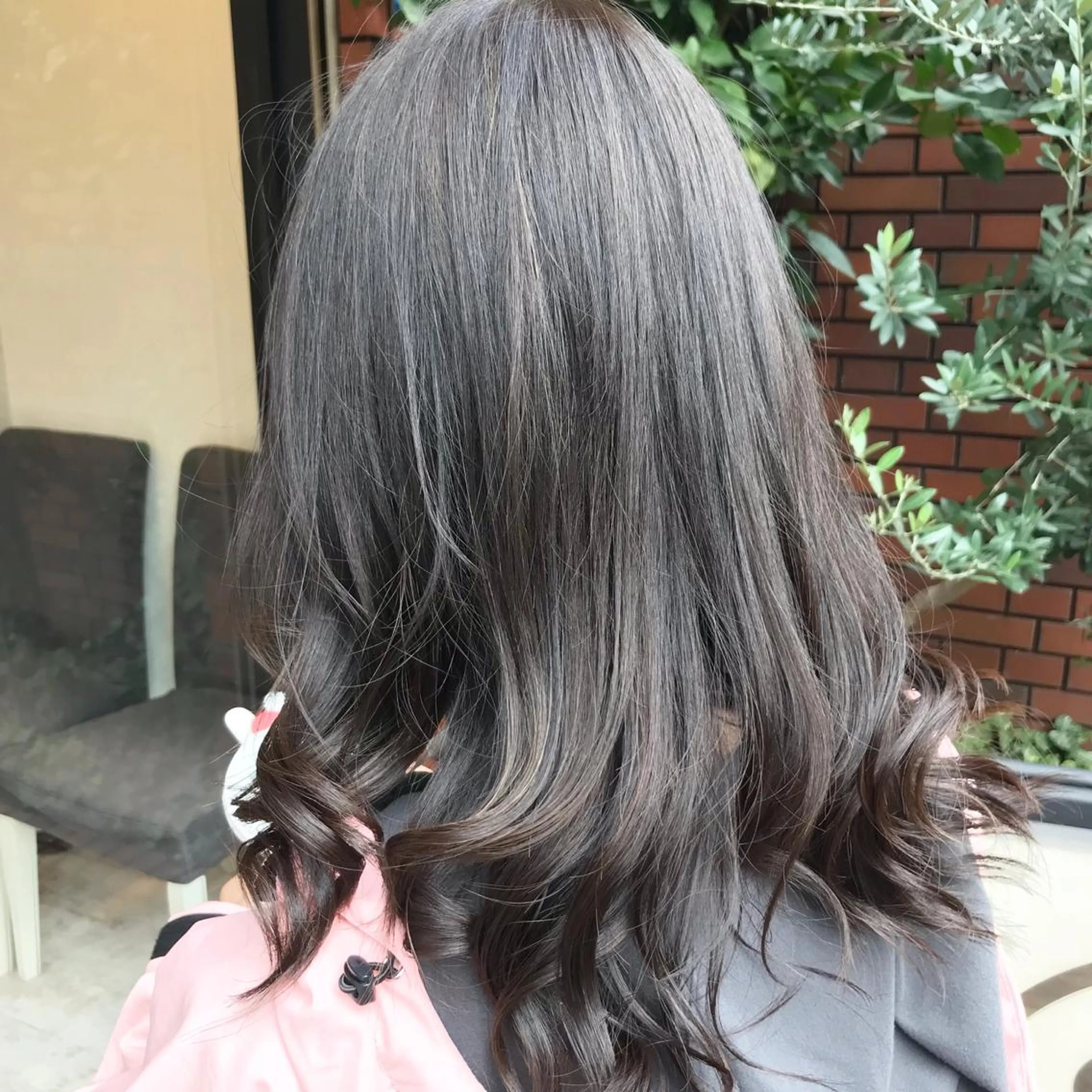 ミディアム カラー アッシュ エイト ウメダのヘアスタイル