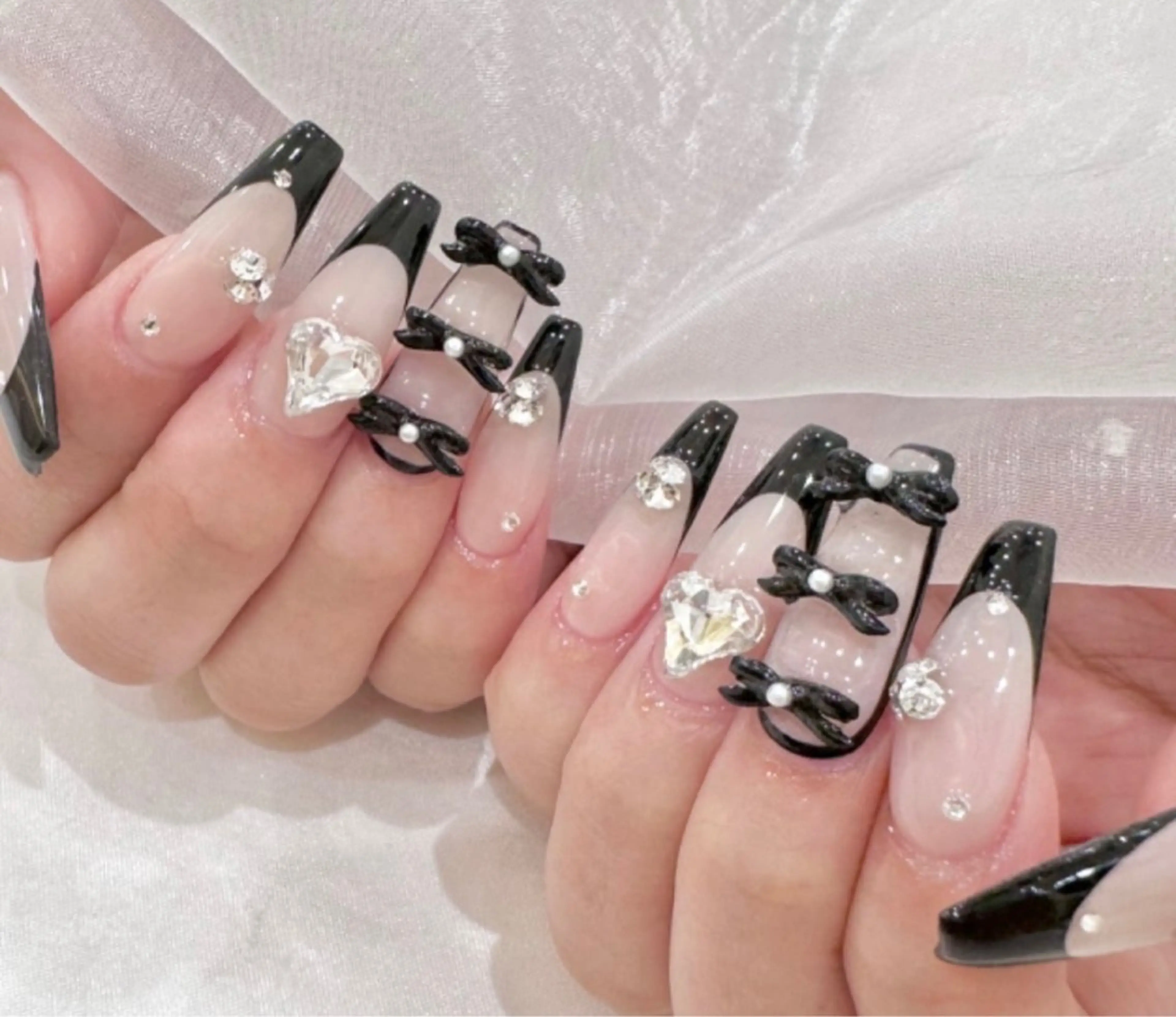 ネイル オーロラネイル 長さ出し フレンチネイル ジェルネイル ガラスフレンチ ハンドネイル Rela・S NAILのネイルデザイン