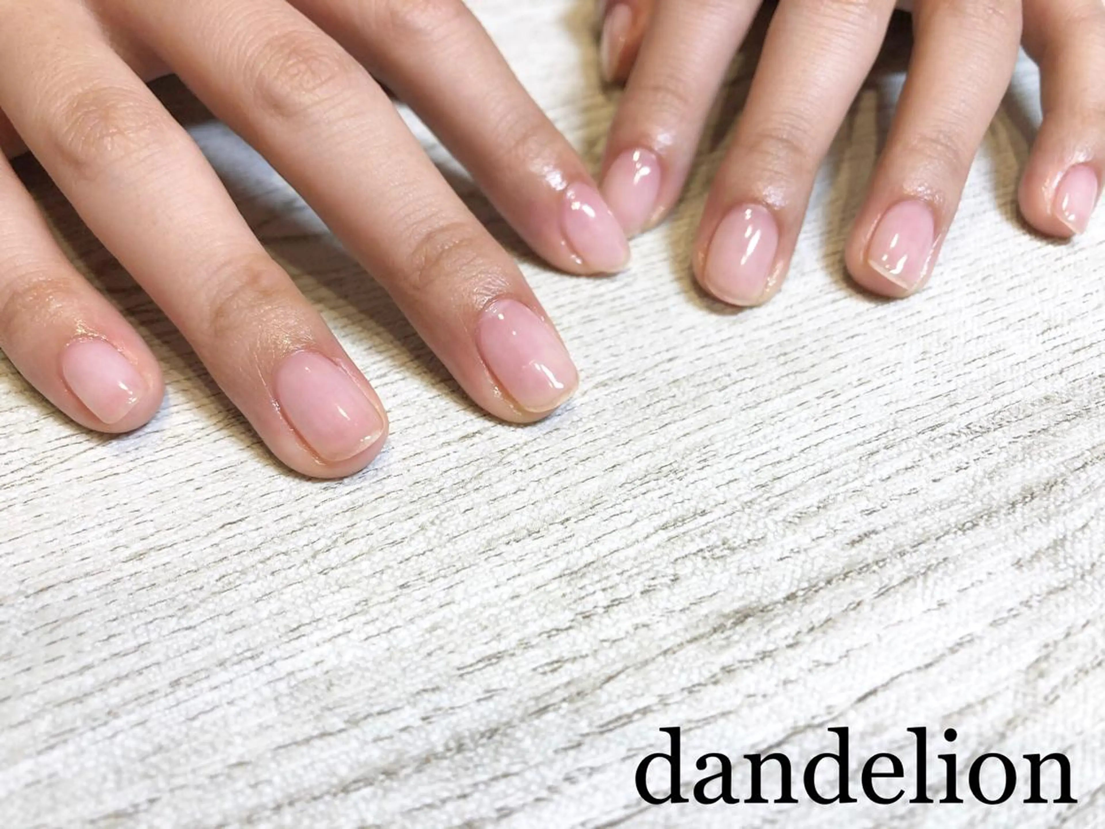 ネイル ハンドネイル ハンドケア dandelion ダンデライオンのネイルデザイン