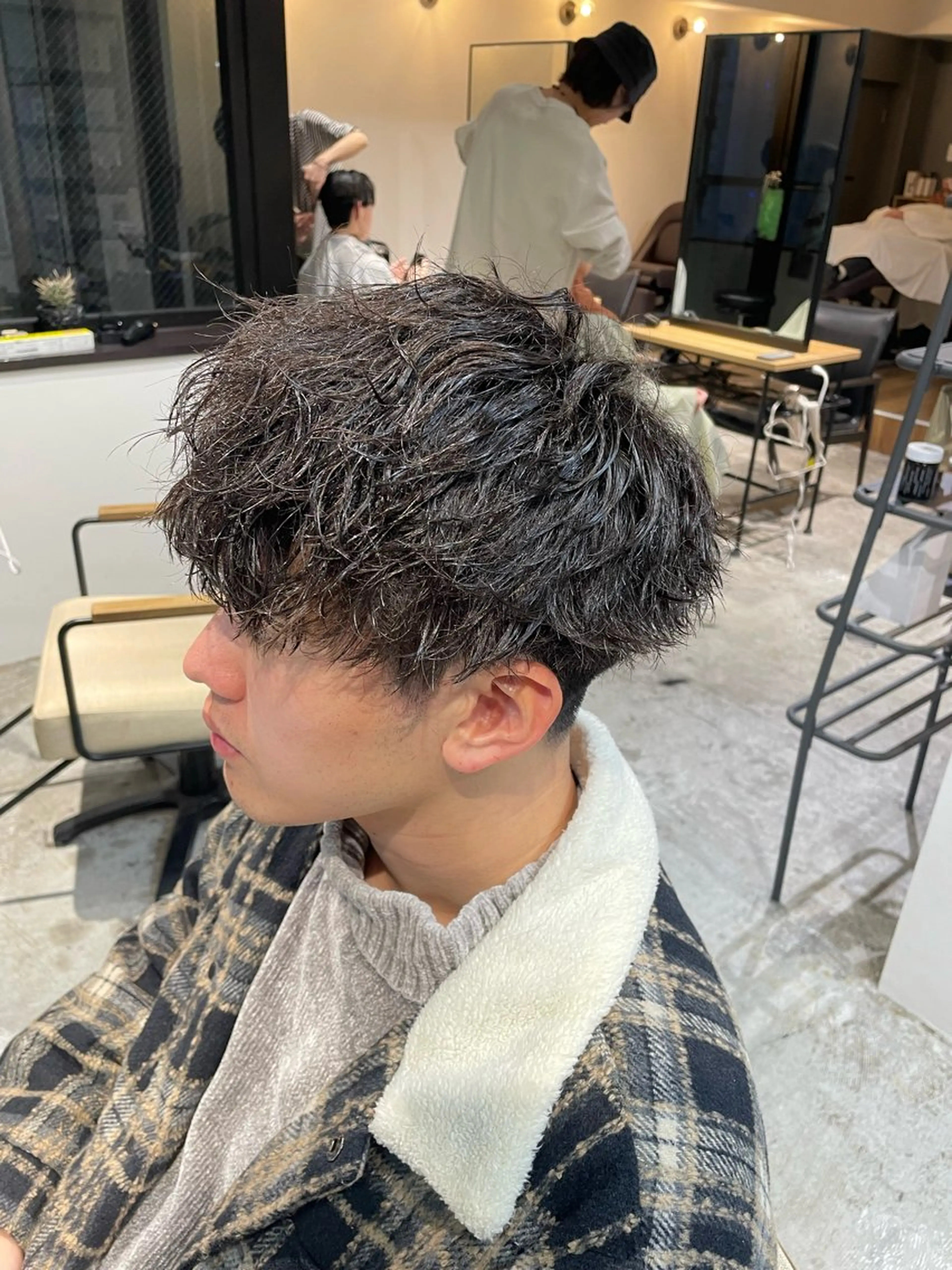 ショート 川副/シャドウ/ 波巻き/メンズパーマのヘアスタイル