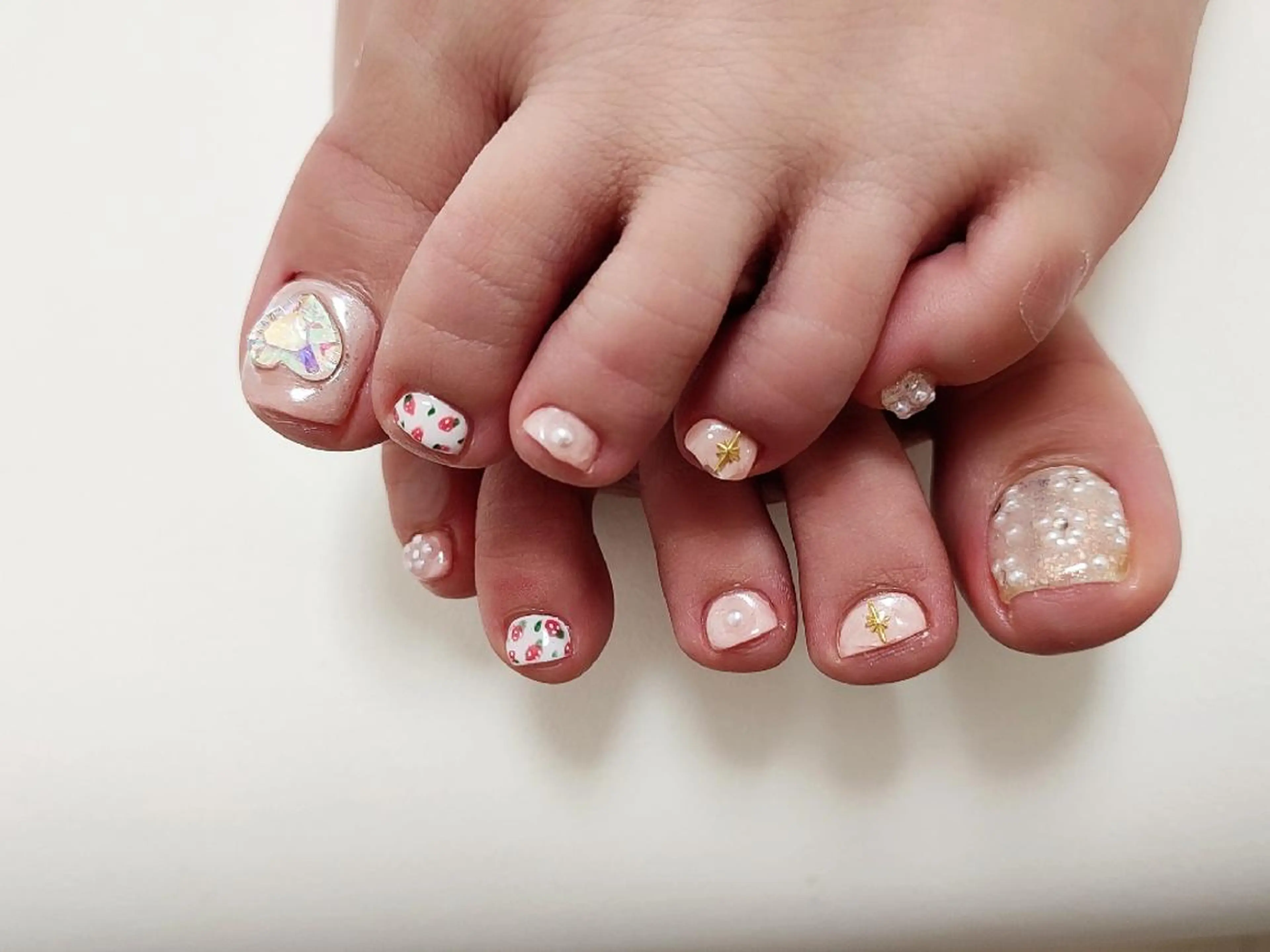 ネイル 持ち込み フットネイル RUNWAY 　　の眉毛・アイブロウイメージ