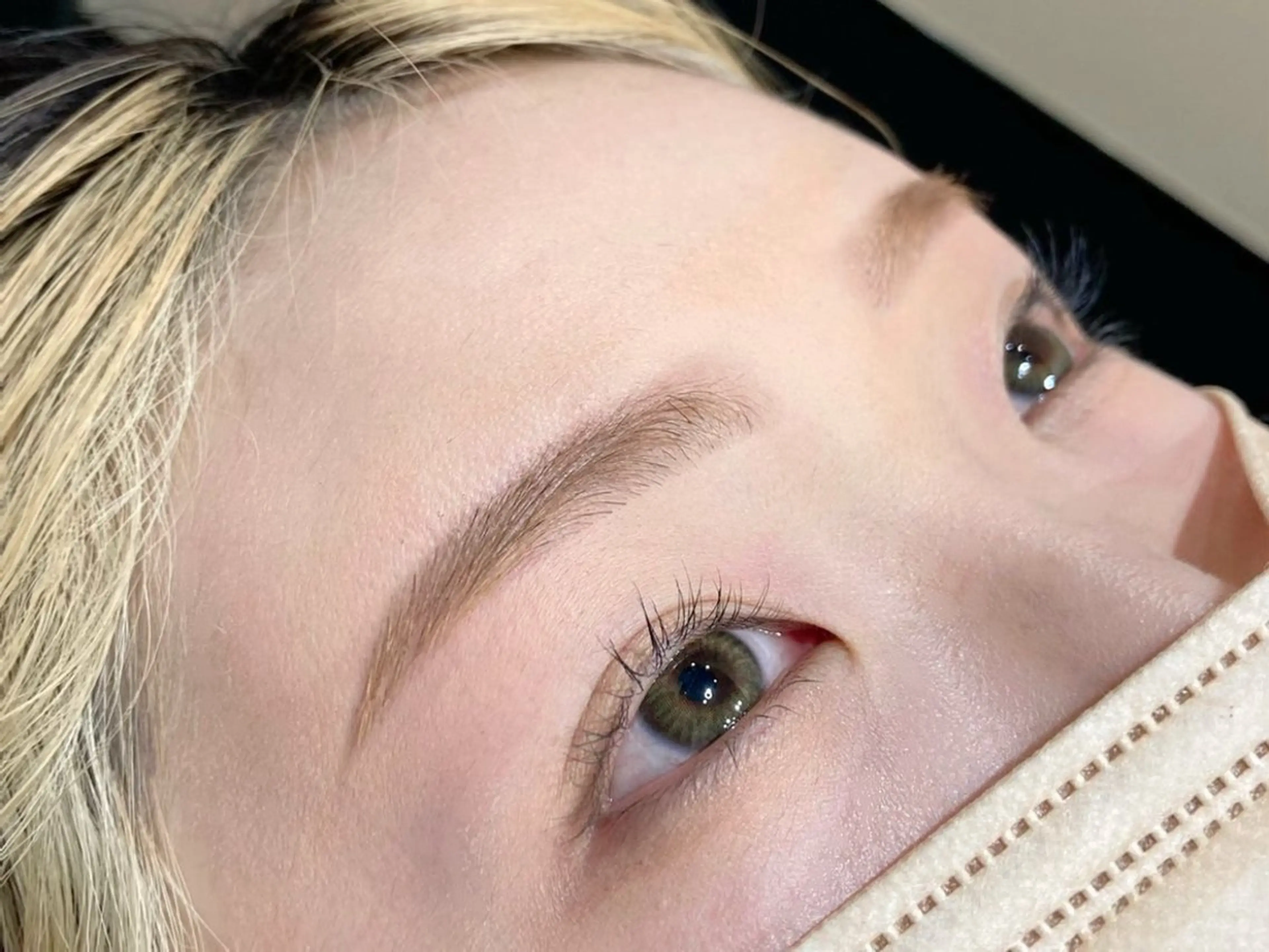 アイブロウ salon de blue所属・salon de blue五反田　土屋のマツエク・マツパデザイン