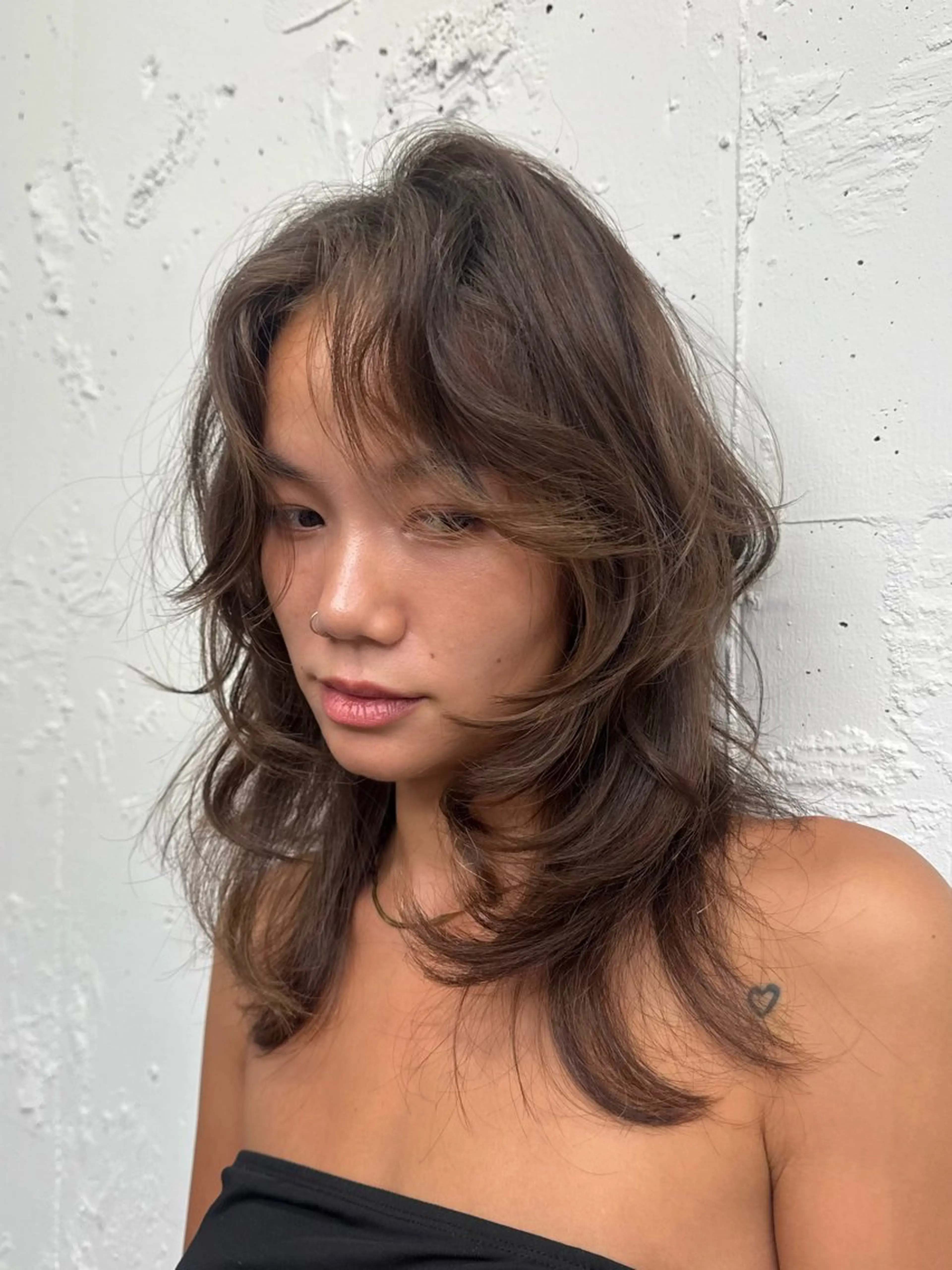 ミディアム レイヤーカット カット RINA ブリーチ / 海外レイヤーのヘアスタイル