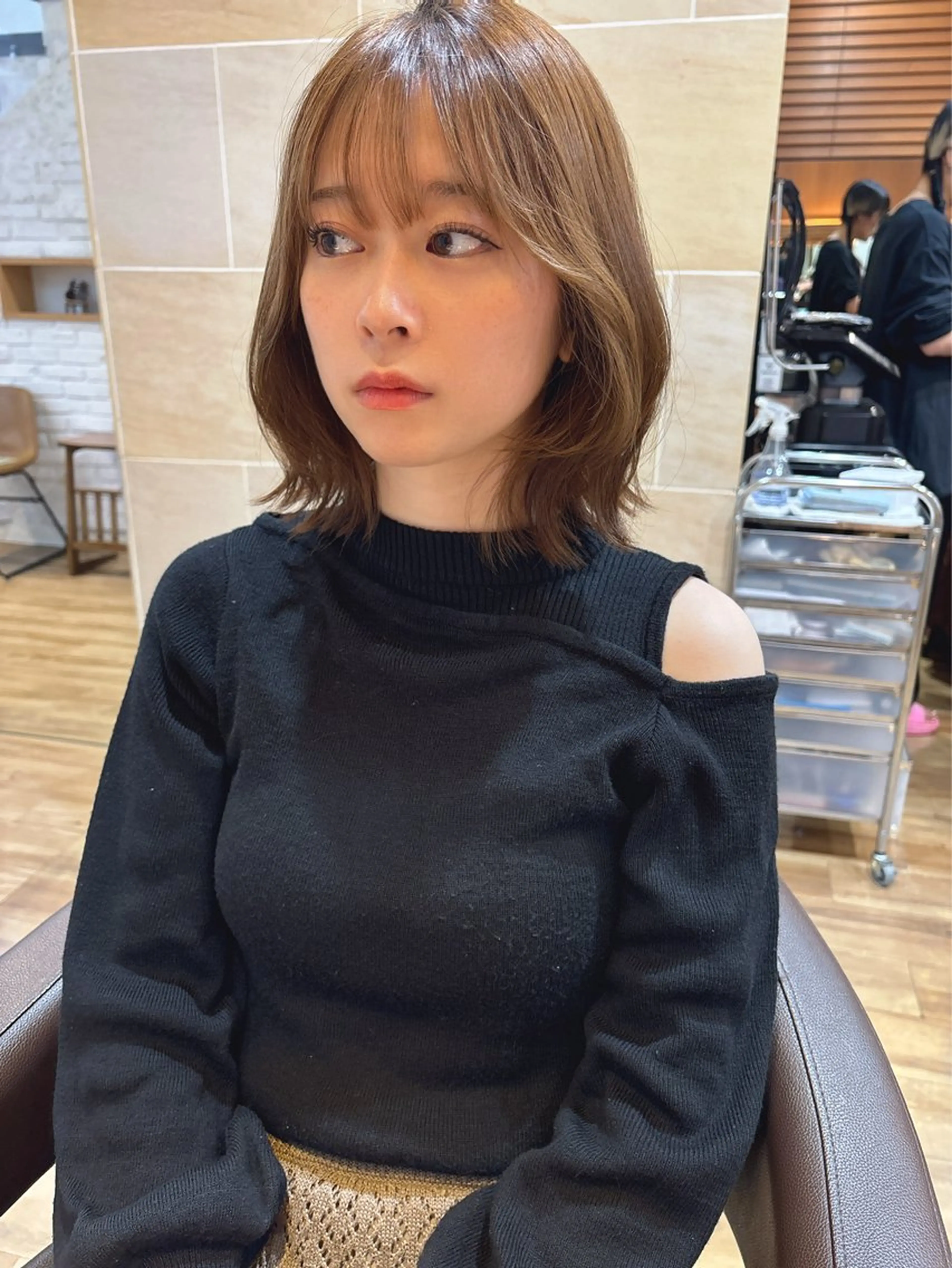 ショート カラー ベージュカラー ボブ くびれヘア カット ヘアカラー レイヤーカット /透明感/千葉怜寿のヘアスタイル