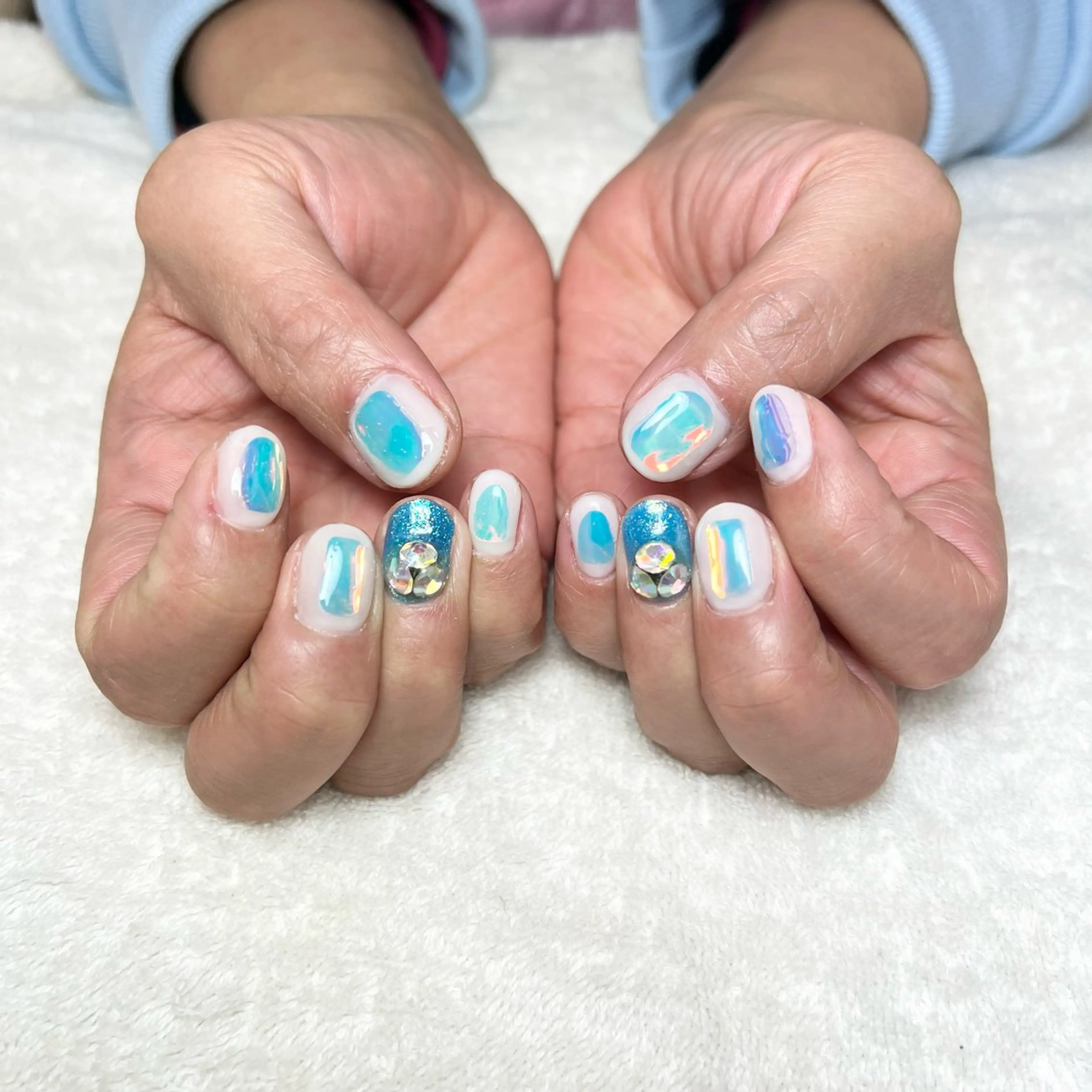 ネイル ブルー ショートネイル ハンドネイル COCO+所属・COCO +のエステ・リラクイメージ