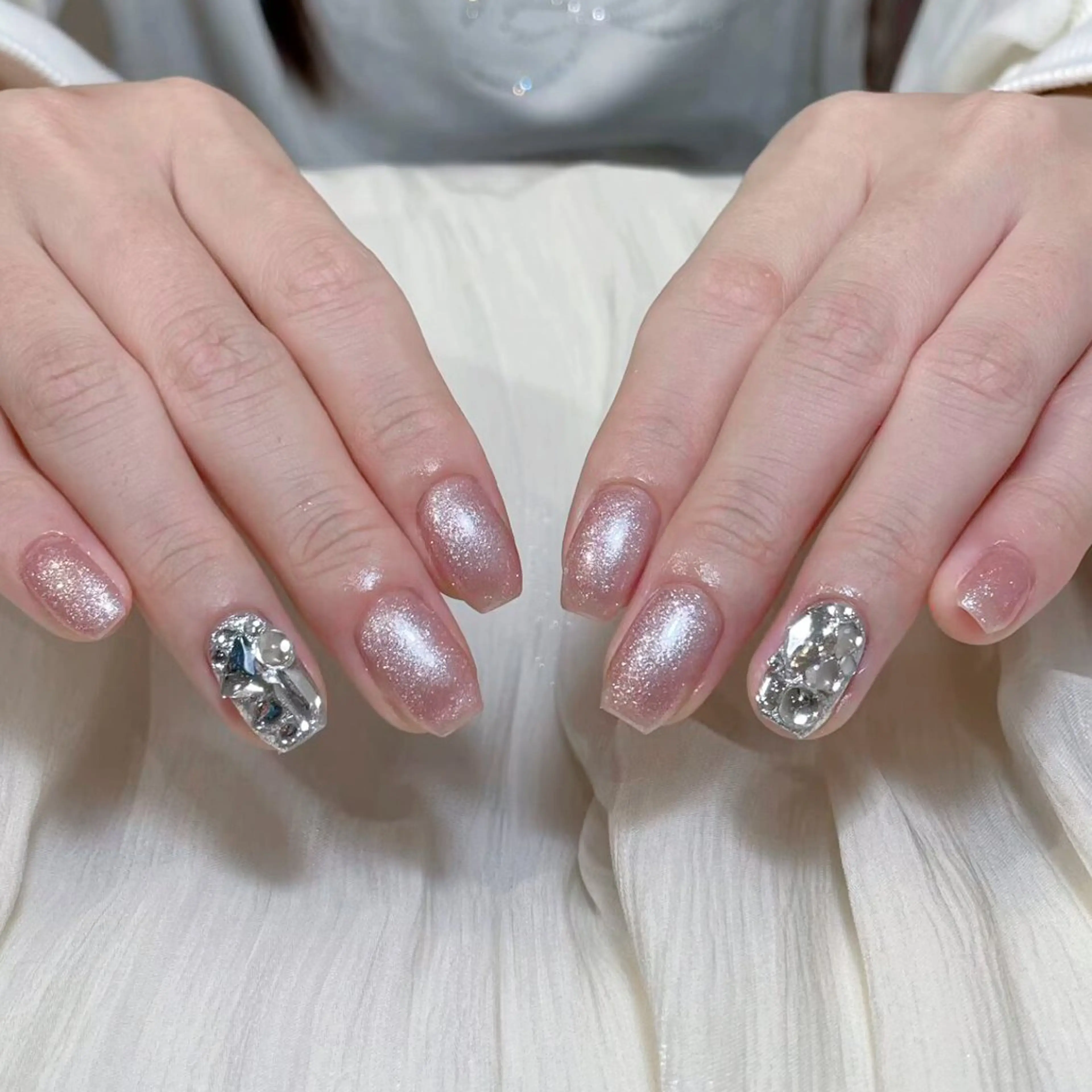 ネイル アートネイル オーロラネイル キラキラネイル 韓国ネイル マグネットネイル ハンドネイル ハンドケア Plenty 💞のネイルデザイン