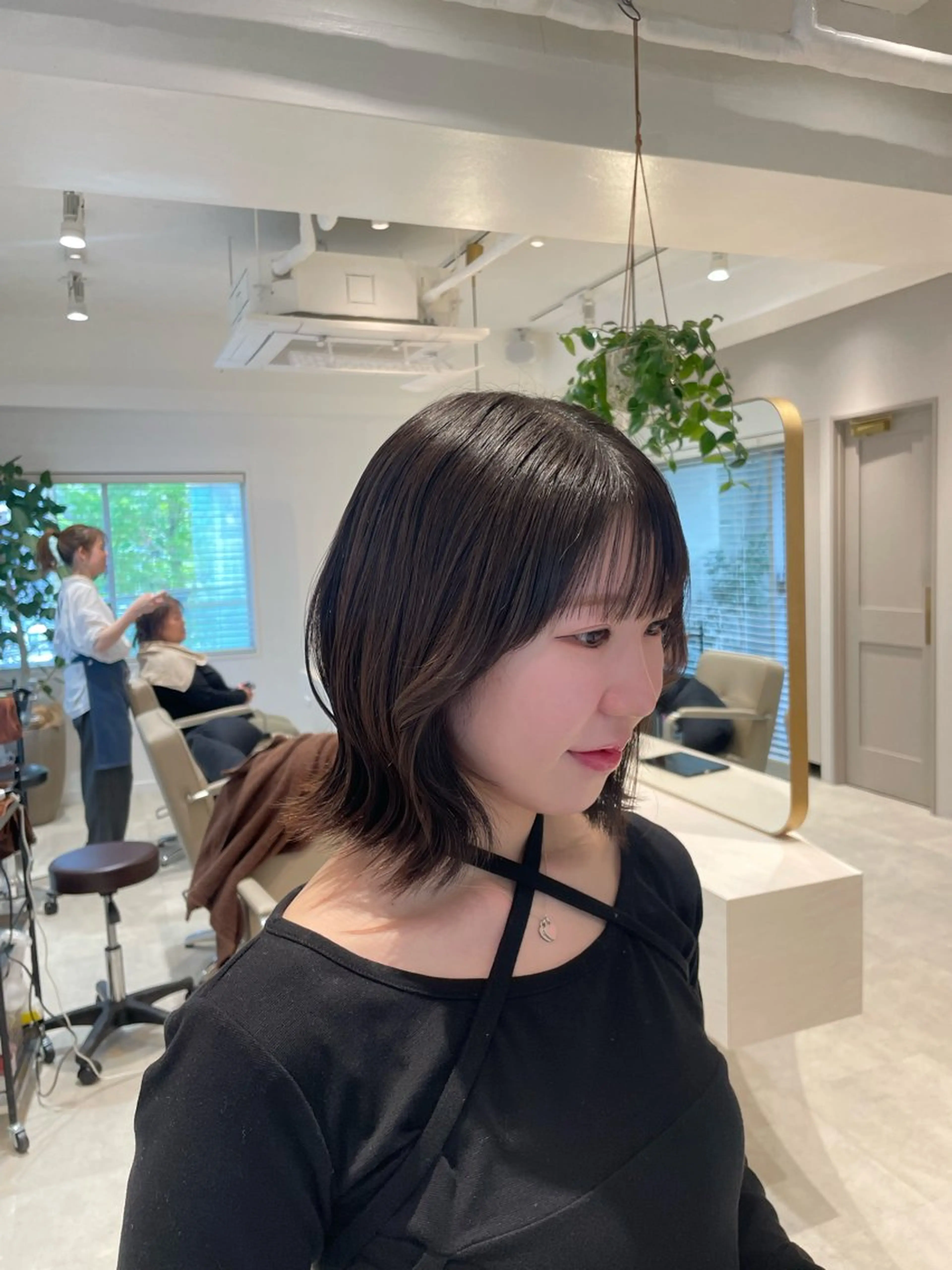 ミディアム 顔周りカット BRIGHT所属・🤍恵比寿/透明感/ 小顔カット🤍アズサのヘアスタイル