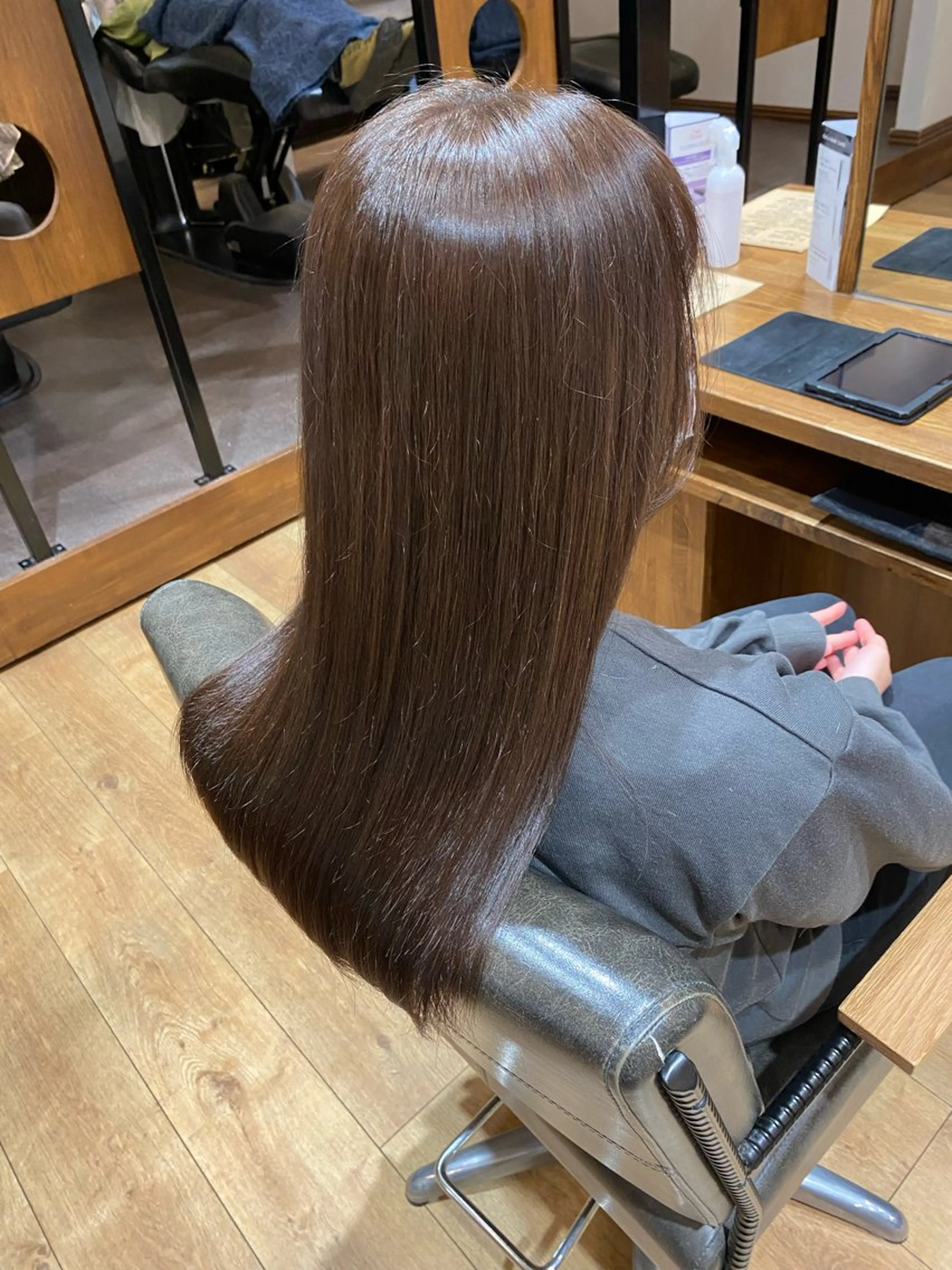 ロング カラー アッシュ 透明感カラー ラベンダーカラー ラベンダーアッシュ カット ヘアカラー 暖色系カラー まおのヘアスタイル