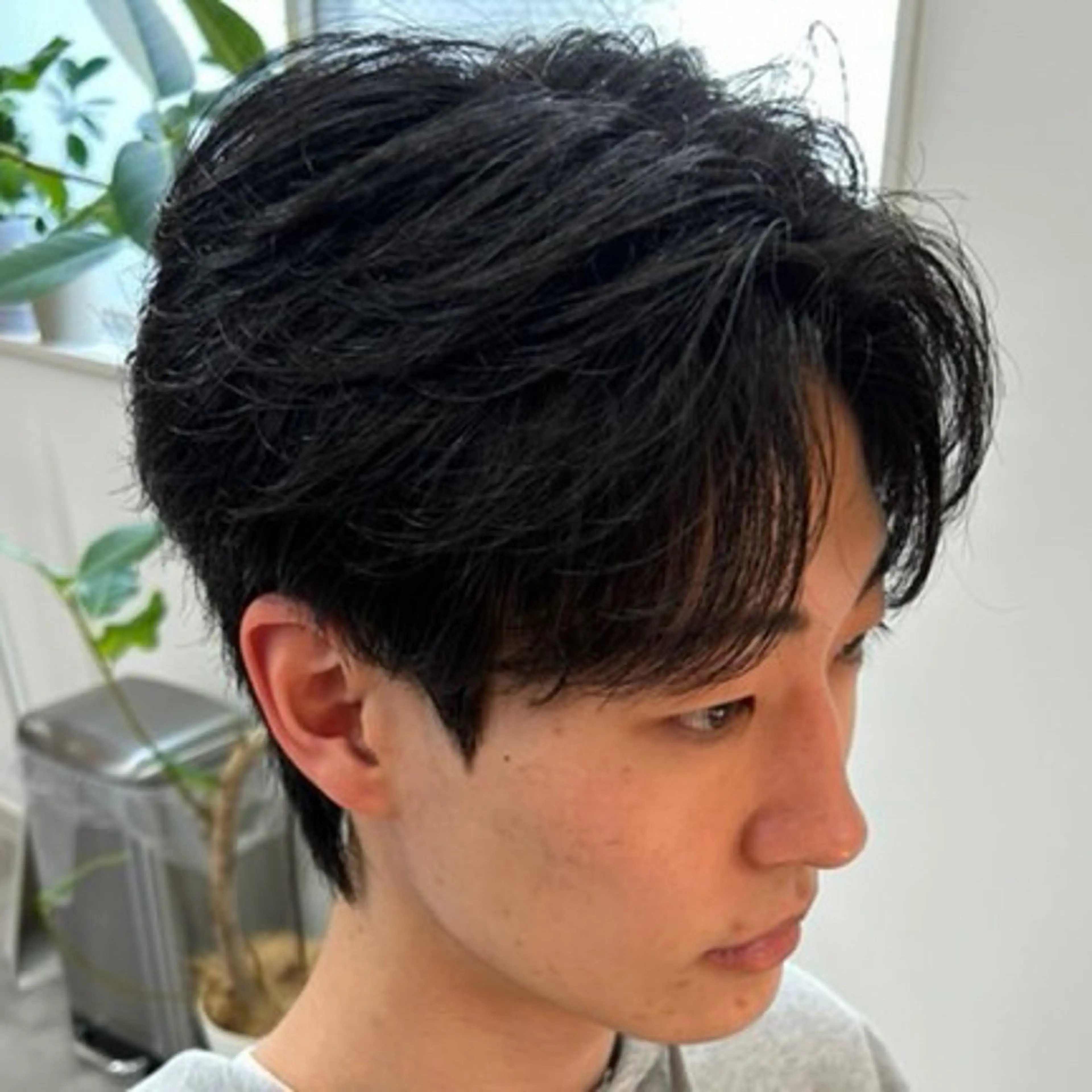 パーマ メンズ センターパート フェザーパーマ メンズ韓国風 メンズパーマ ニュアンスパーマ カット パーマ 男の理想を叶える🔥 メンズパーマ特化|関のヘアスタイル