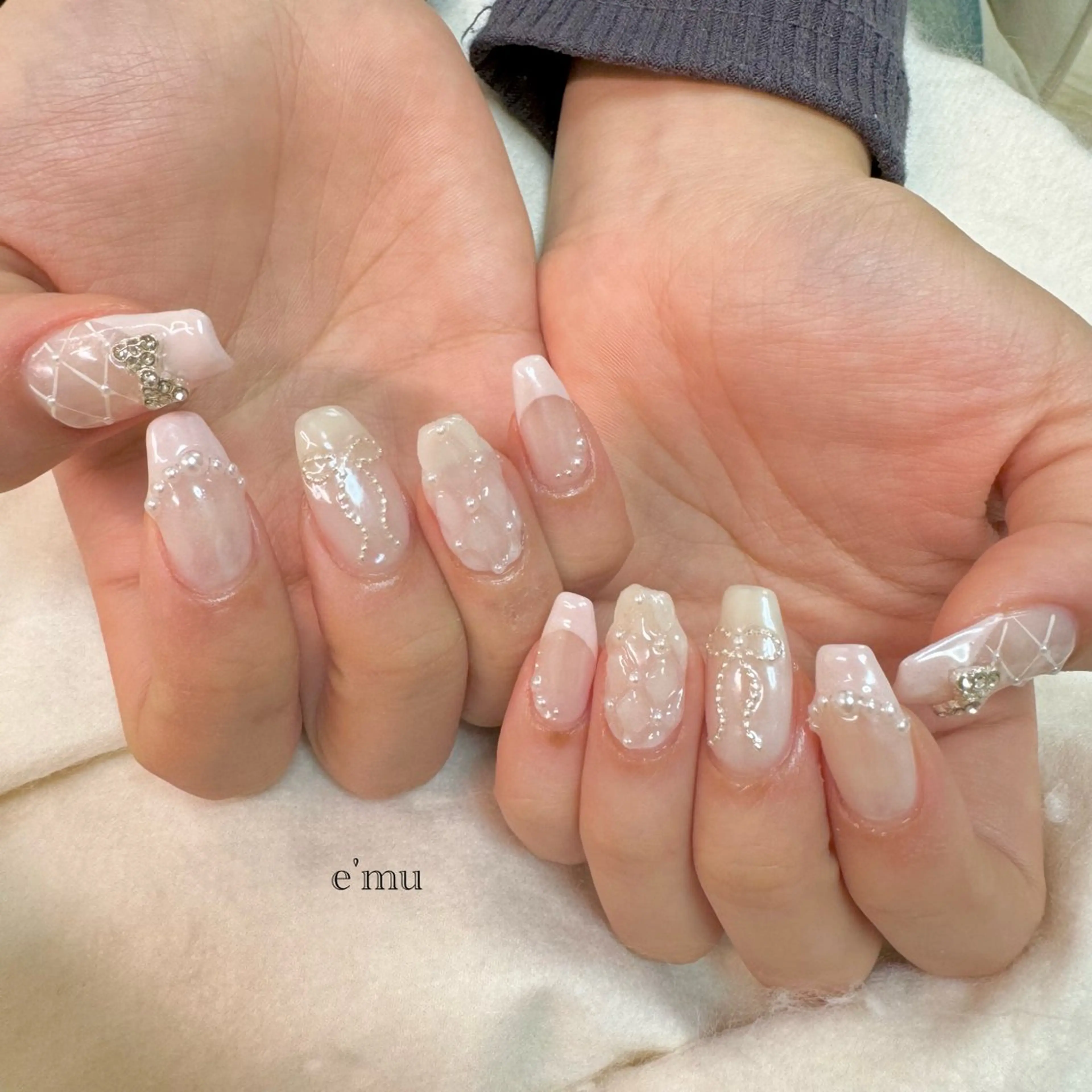 ネイル ガーリー ハンドネイル nail salon e'mu💐のネイルデザイン