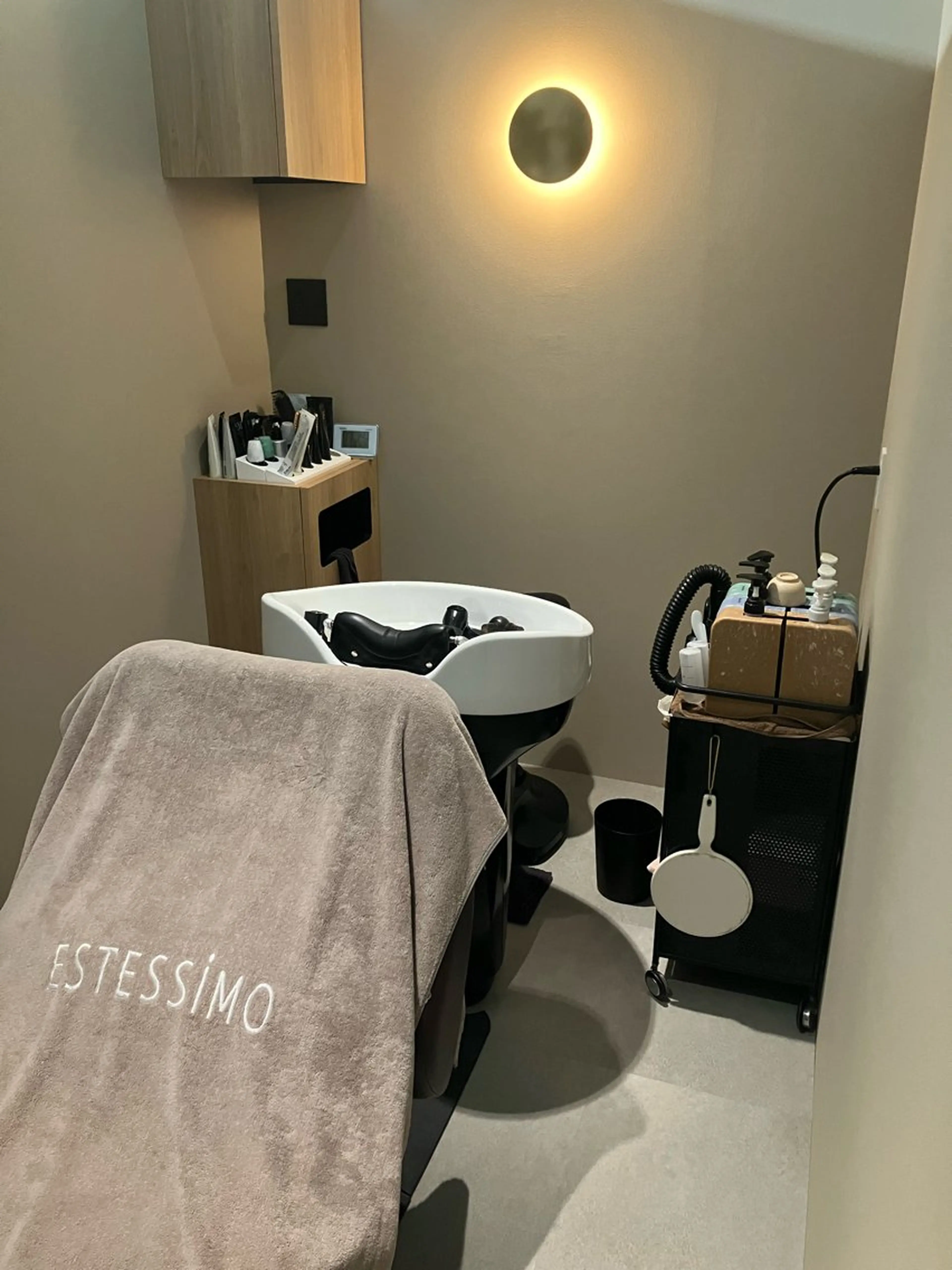 安らぎお疲れの方☘️髪質に合わせたトリートメント & リラックスヘッドスパ☘️頭皮と髪のケアに😄自分のご褒美に👍の写真