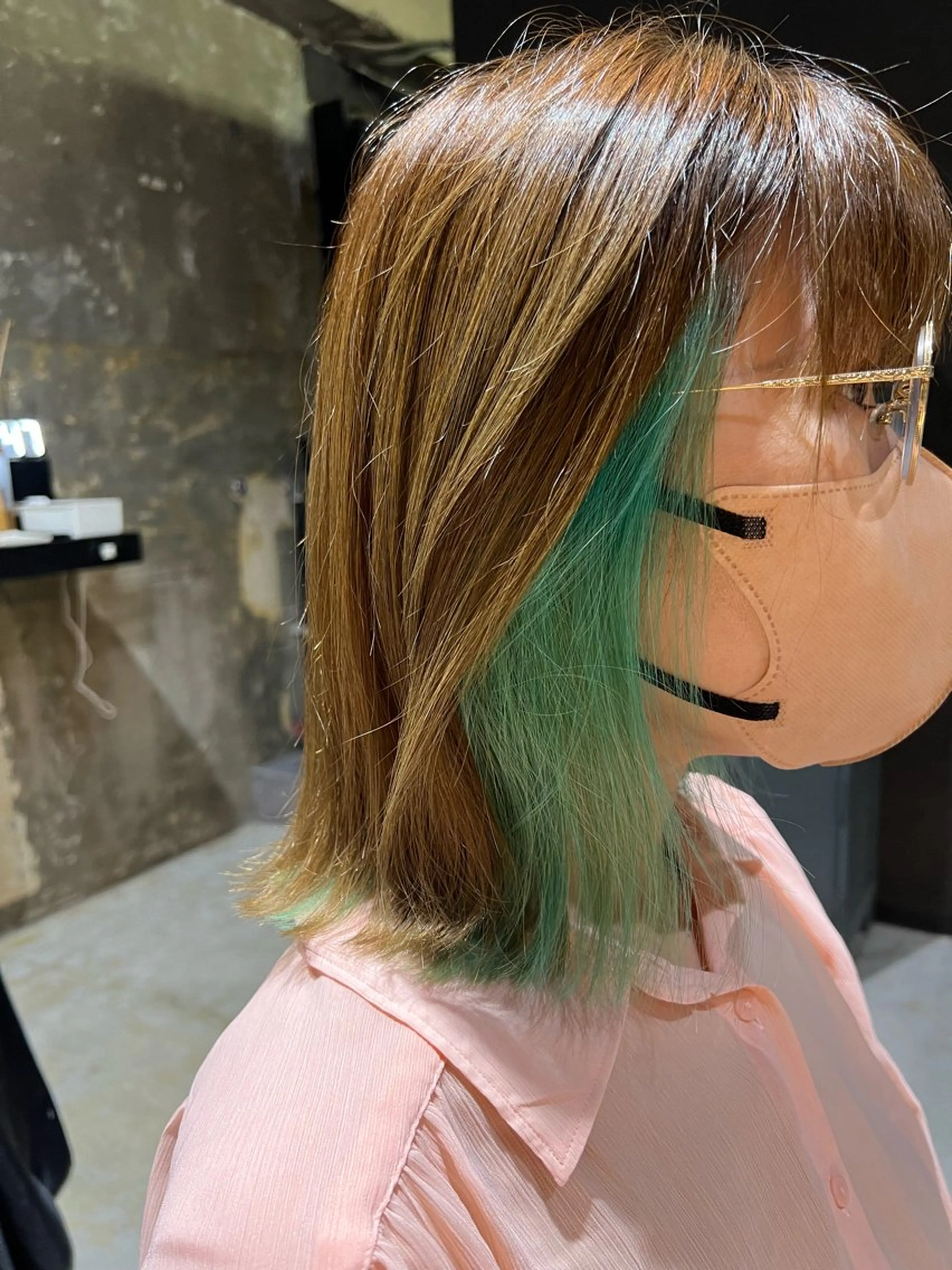 カラー 久永 菫のヘアスタイル