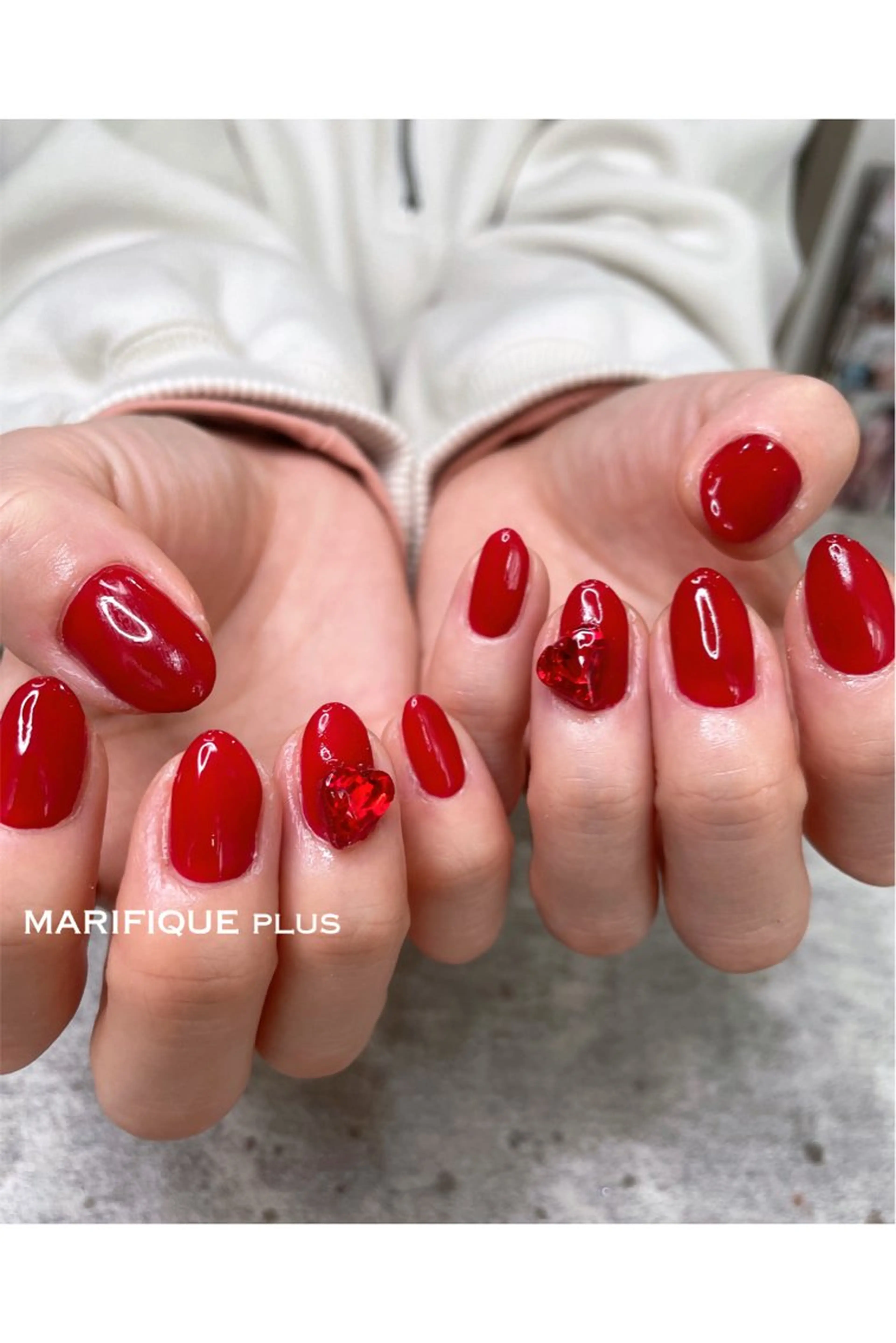ネイル ハート ワンカラーネイル 赤色 シンプルネイル ストーンネイル ハンドネイル ma riのネイルデザイン