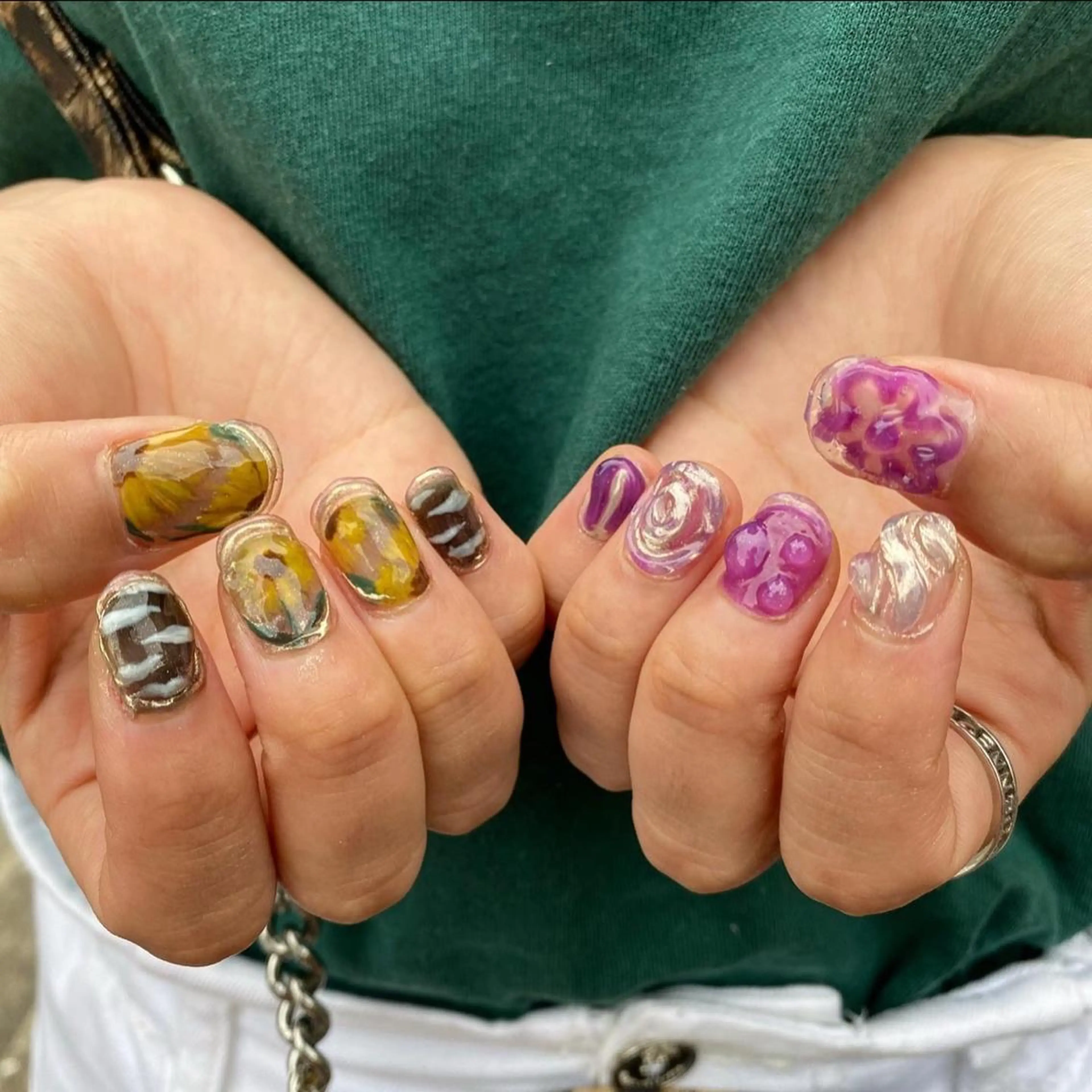 ネイル Shiori･:* 💫のネイルデザイン