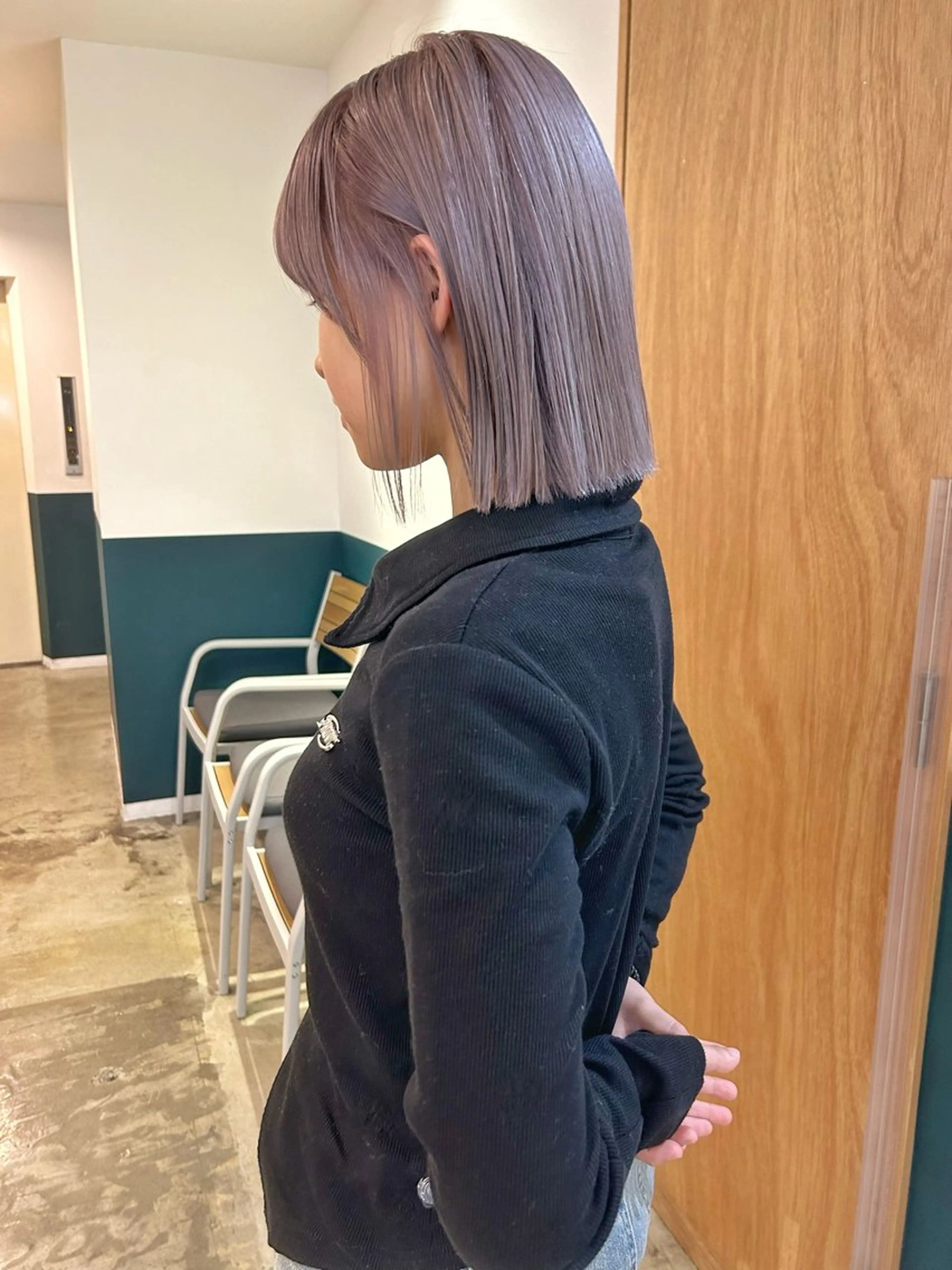 ショート カラー グレージュ ハイトーンカラー ボブ カット ヘアカラー カラーリスト菅野 竜矢🌈のヘアスタイル