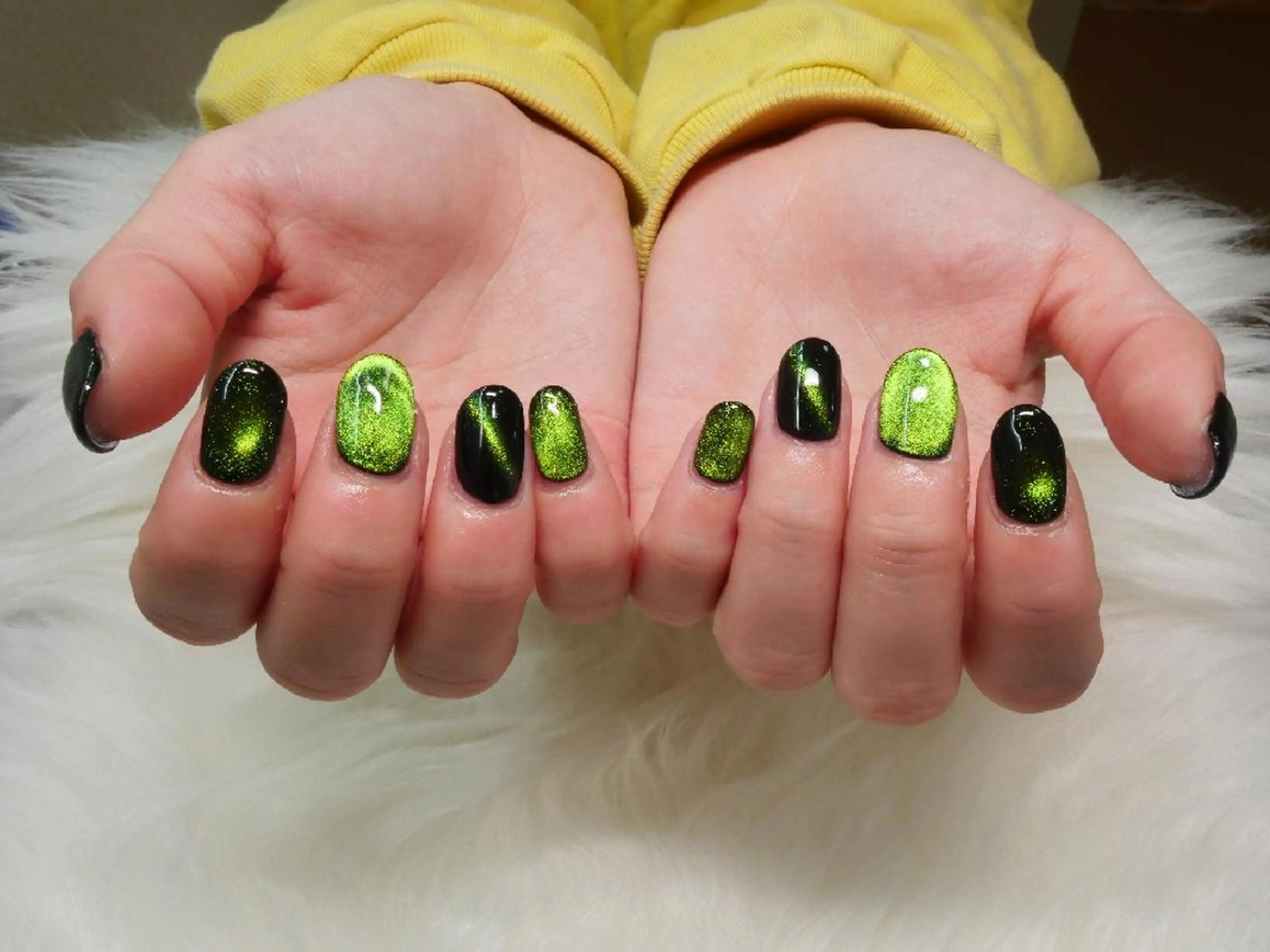 ネイル グリーン マグネットネイル ワンカラーネイル ハンドネイル Nailsalon Graciasのネイルデザイン