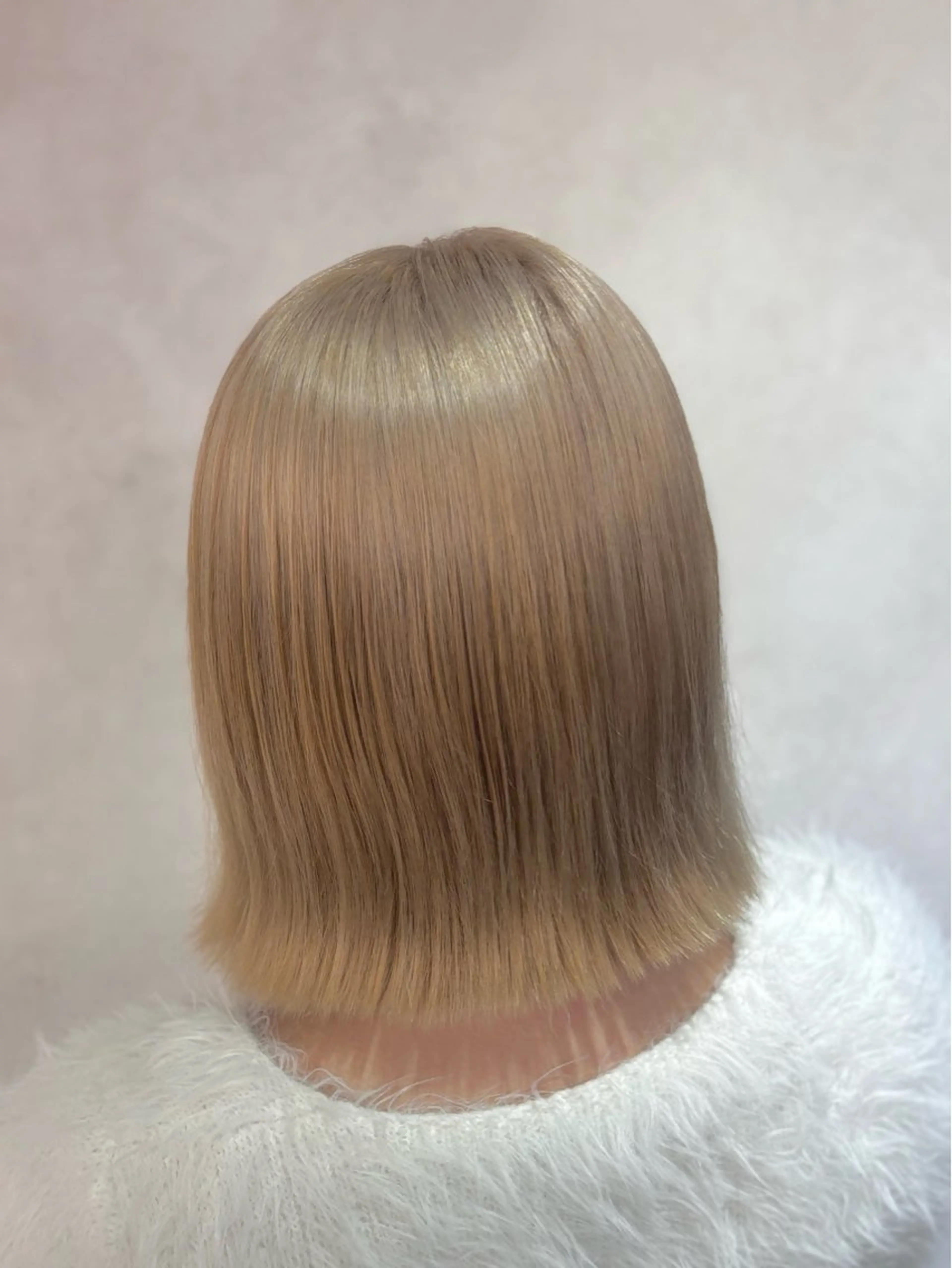 ショート カラー ベージュカラー ミルクティーベージュ ヘアカラー ‪🔆‬ハイトーン ‪🔆‬AYAKAのヘアスタイル