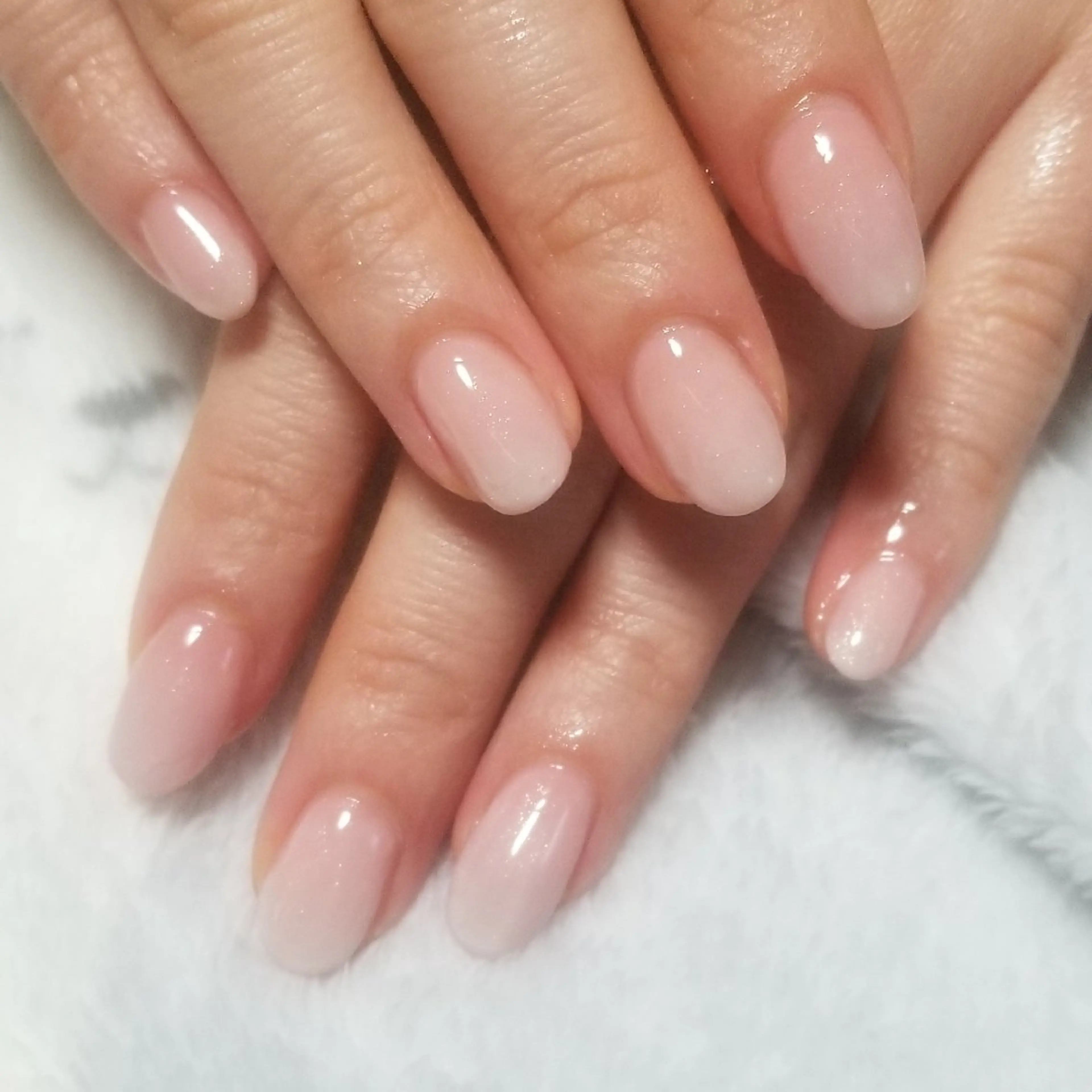 ネイル グラデーション ホワイト renanail 〜隠れ家サロン〜のネイルデザイン