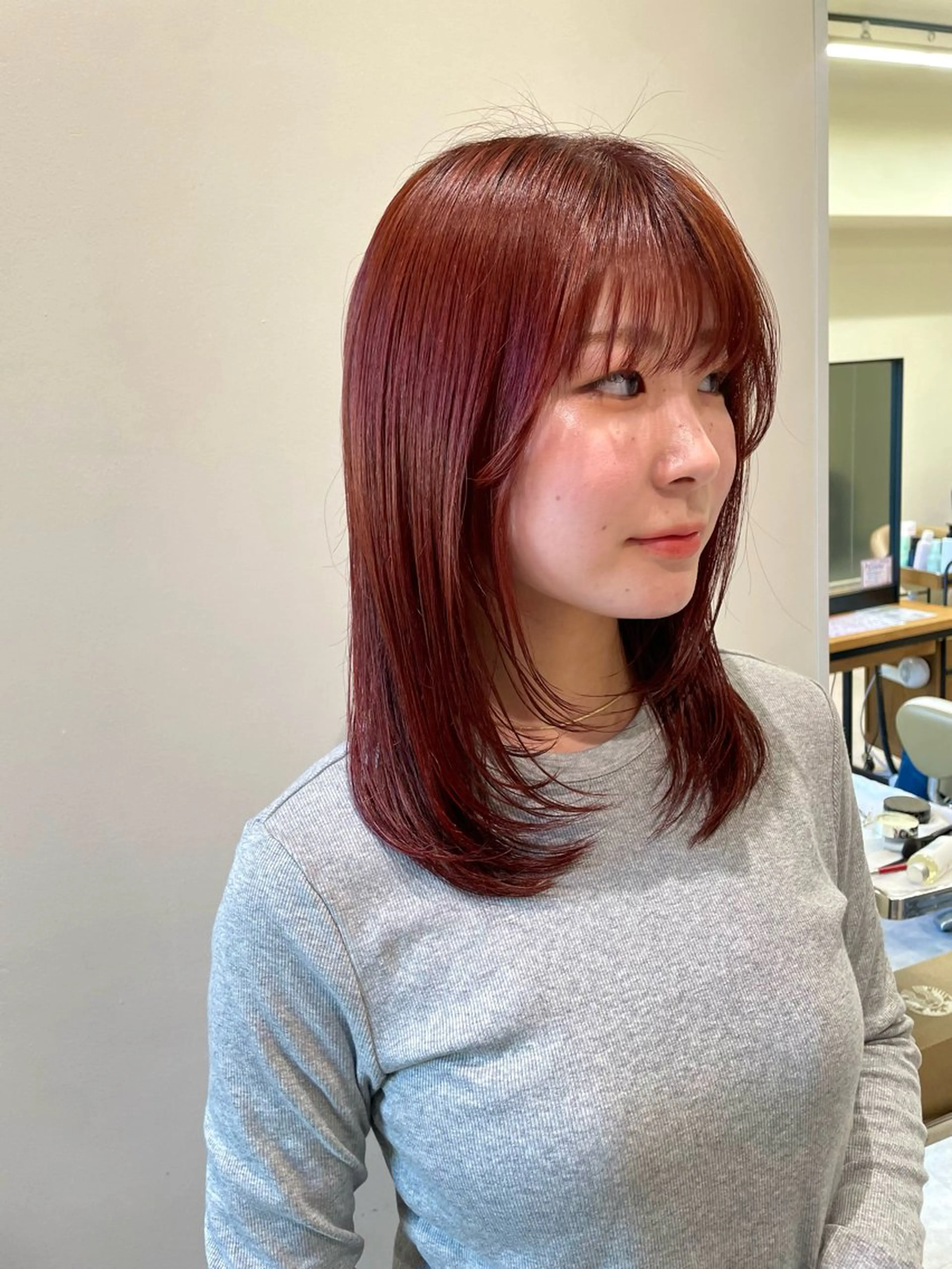 ミディアム カラー ブラウンカラー ピンクカラー レイヤーカット ローレイヤー ヘアカラー トリートメント Liru:smart salon/茅ヶ崎のヘアスタイル