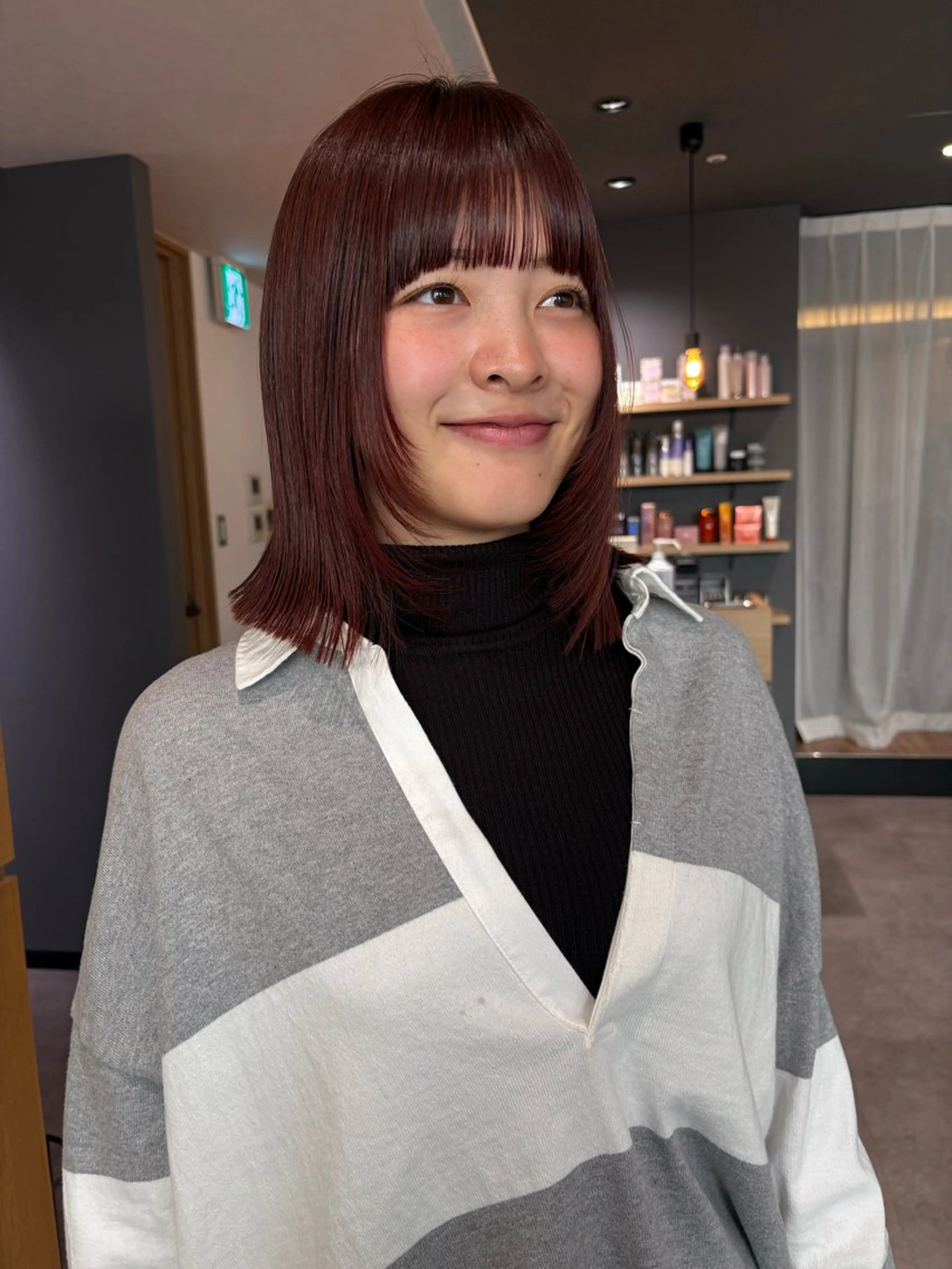 ミディアム レッドブラウン レイヤーカット シャギー カット ヘアカラー トリートメント SALOWIN新潟万代所属・緑川 瑞穂のヘアスタイル