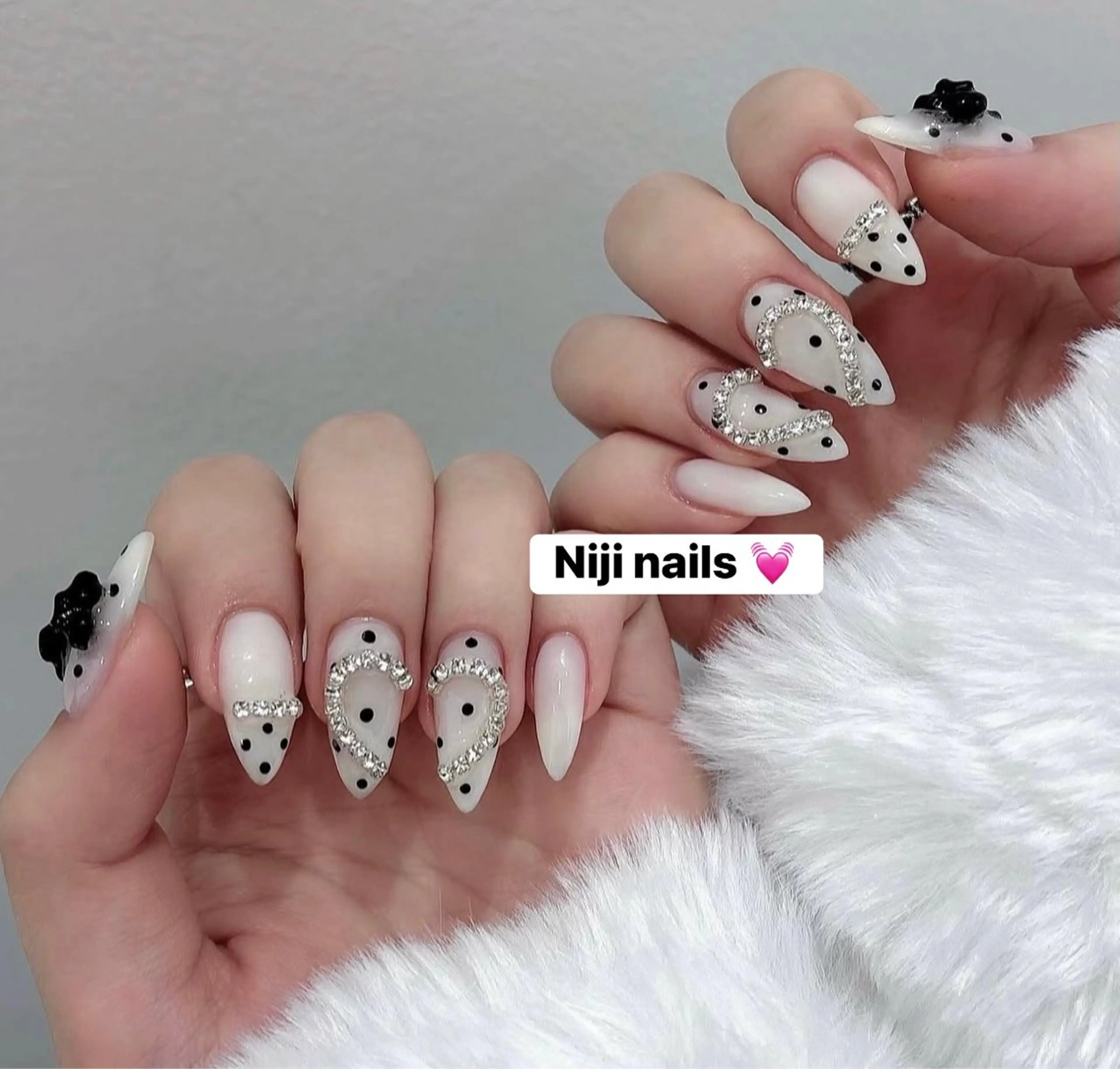 ネイル フレンチネイル ジェルネイル マグネットネイル 持ち込み ニュアンスネイル ハンドネイル NiJi Nailsのネイルデザイン