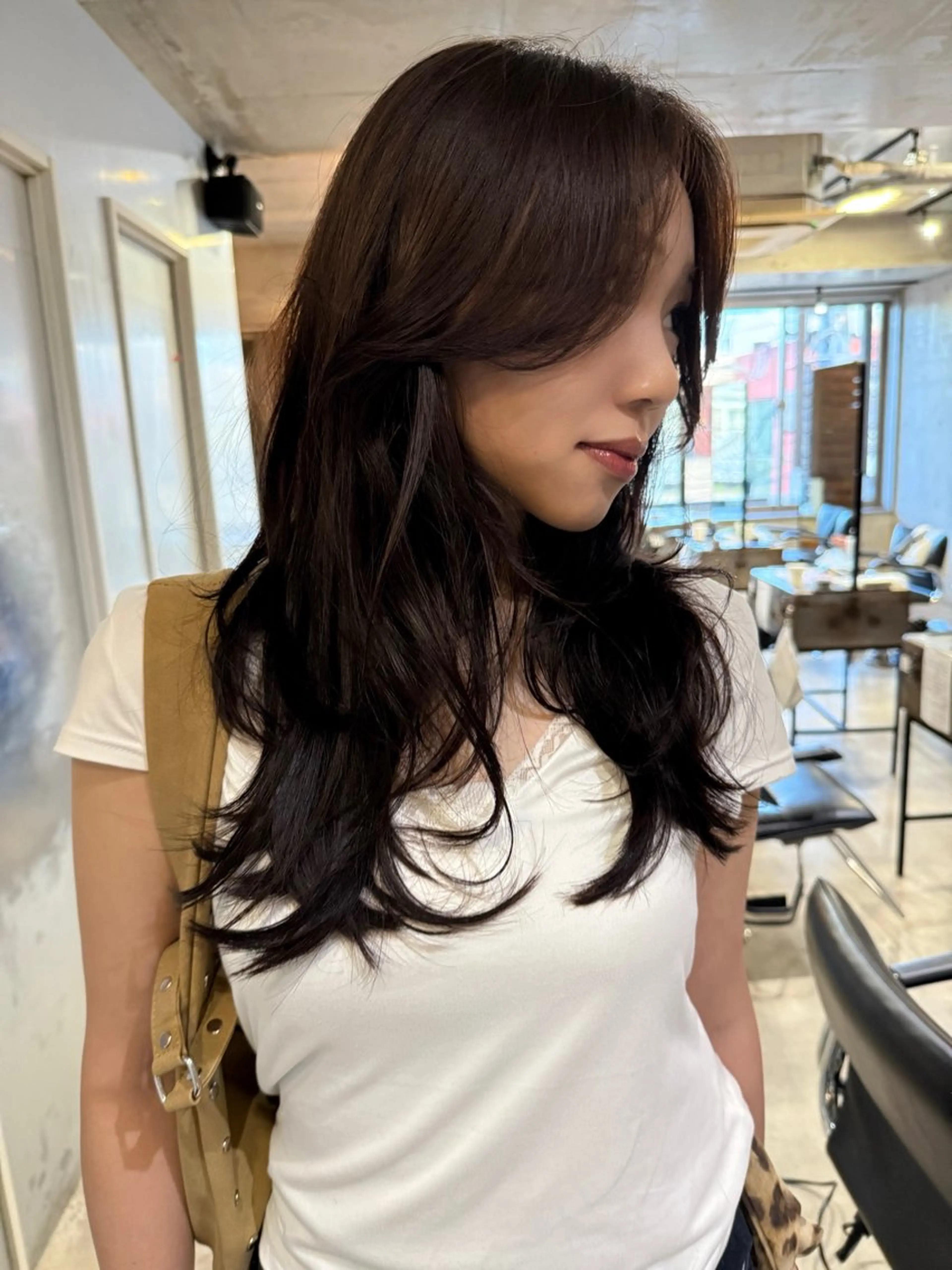 セミロング くびれヘア 顔まわりレイヤー 韓国風ヘア くびれレイヤー レイヤーカット カット ヘアカラー レイヤーカット\ウル フ　chinatsuのヘアスタイル