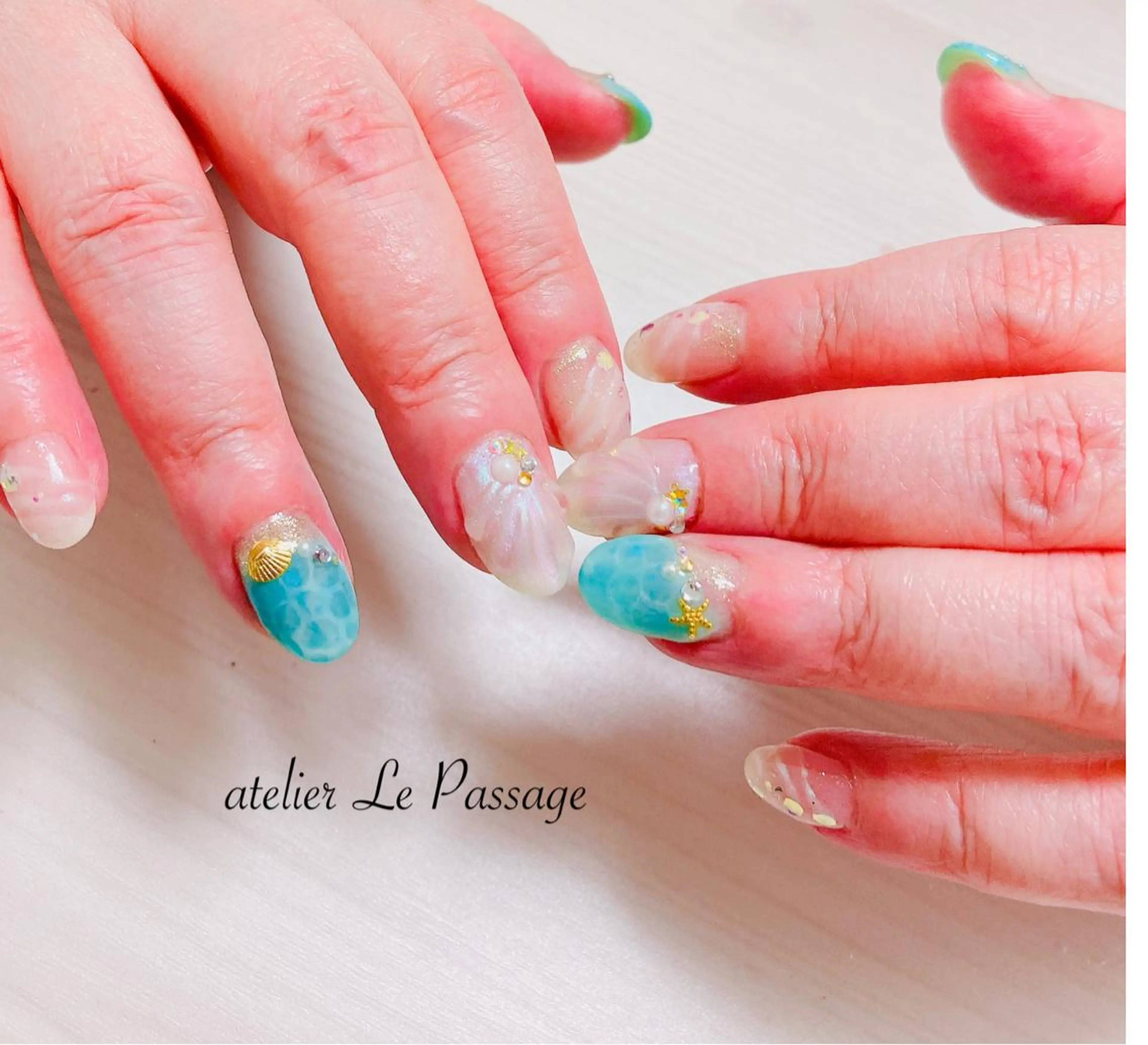 ネイル ジェルネイル ラメ(グリッター) パラジェル 夏ネイル Atelier Le Passage所属・h nakatsukaのネイルデザイン
