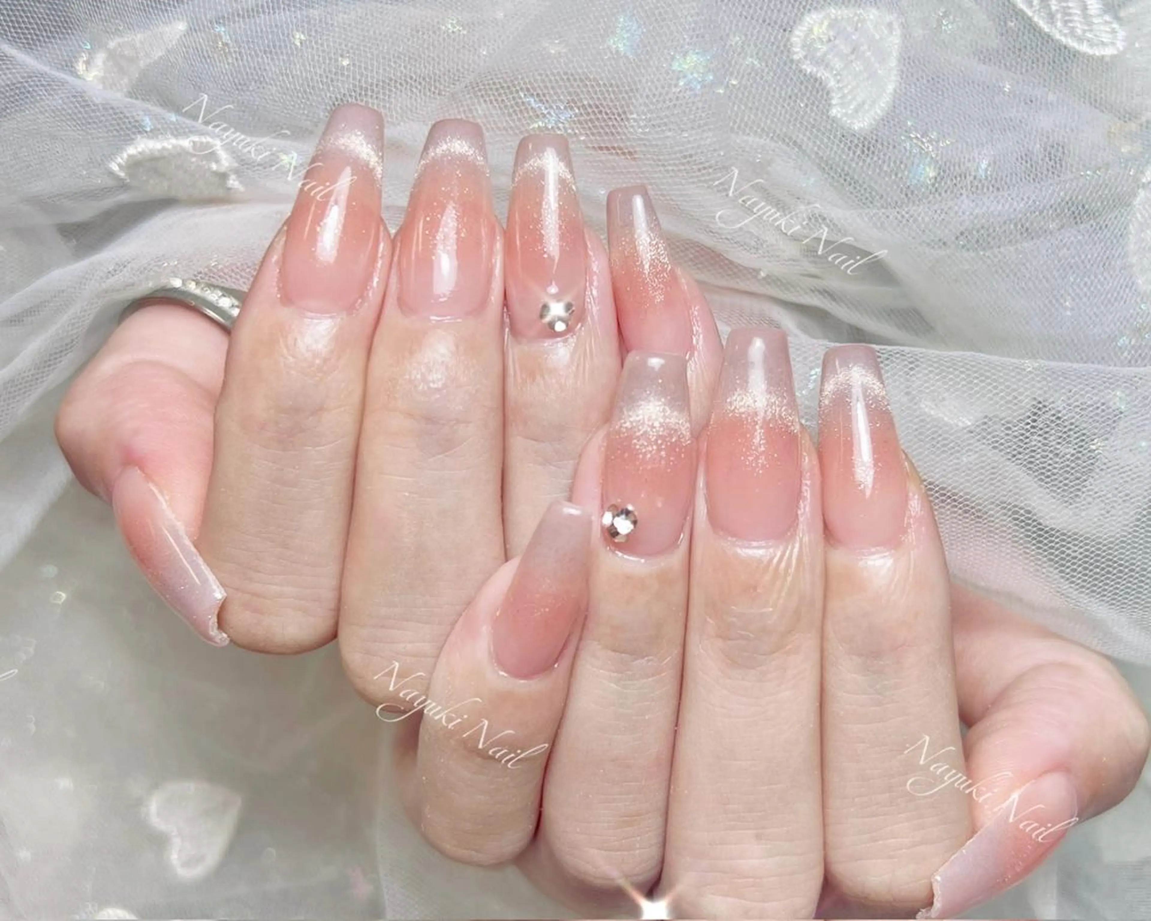 ネイル 🦋 Queenieのネイルデザイン