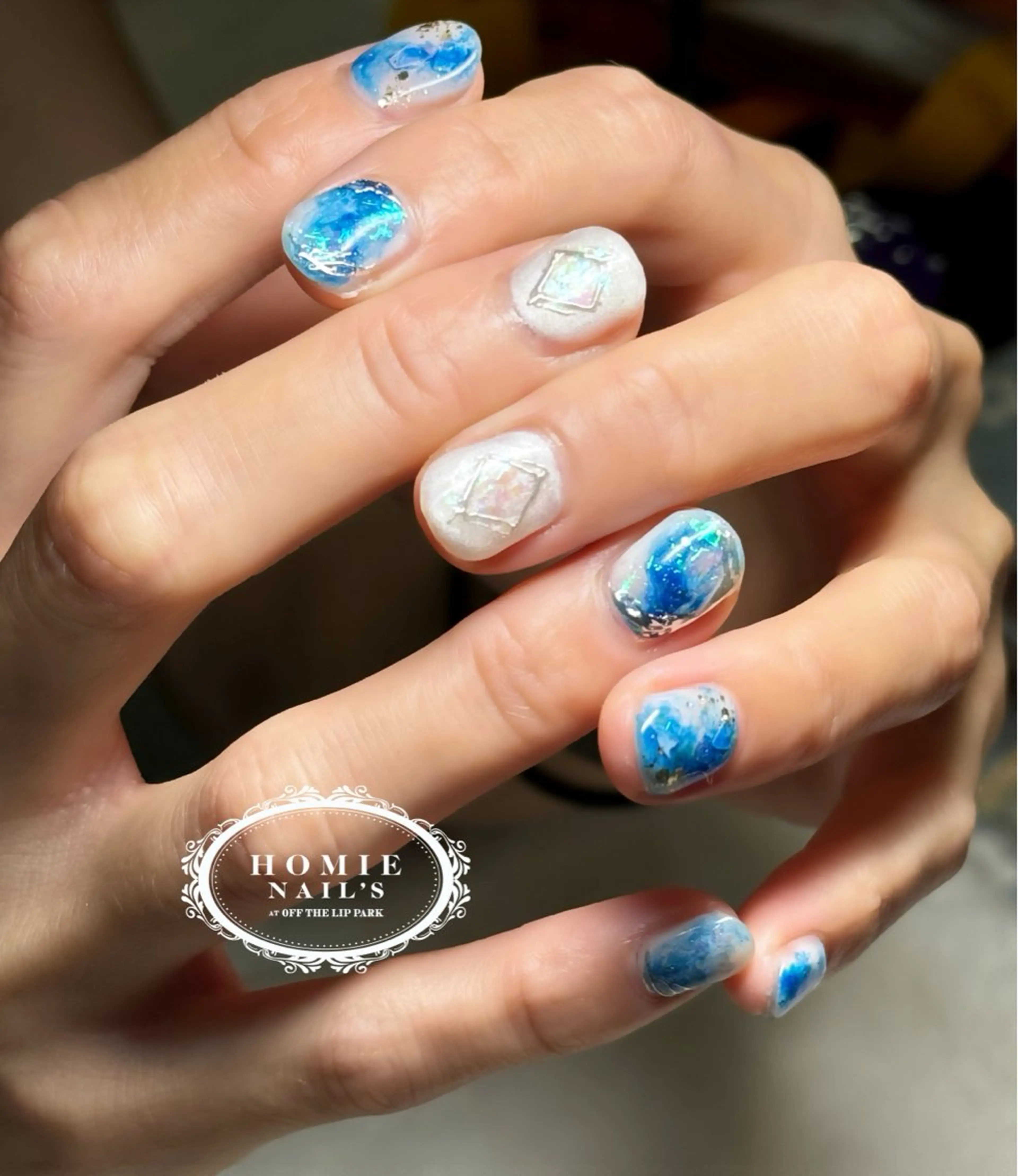 ネイル ブルー クリアネイル ニュアンスネイル オフザリップパーク Asamiのネイルデザイン