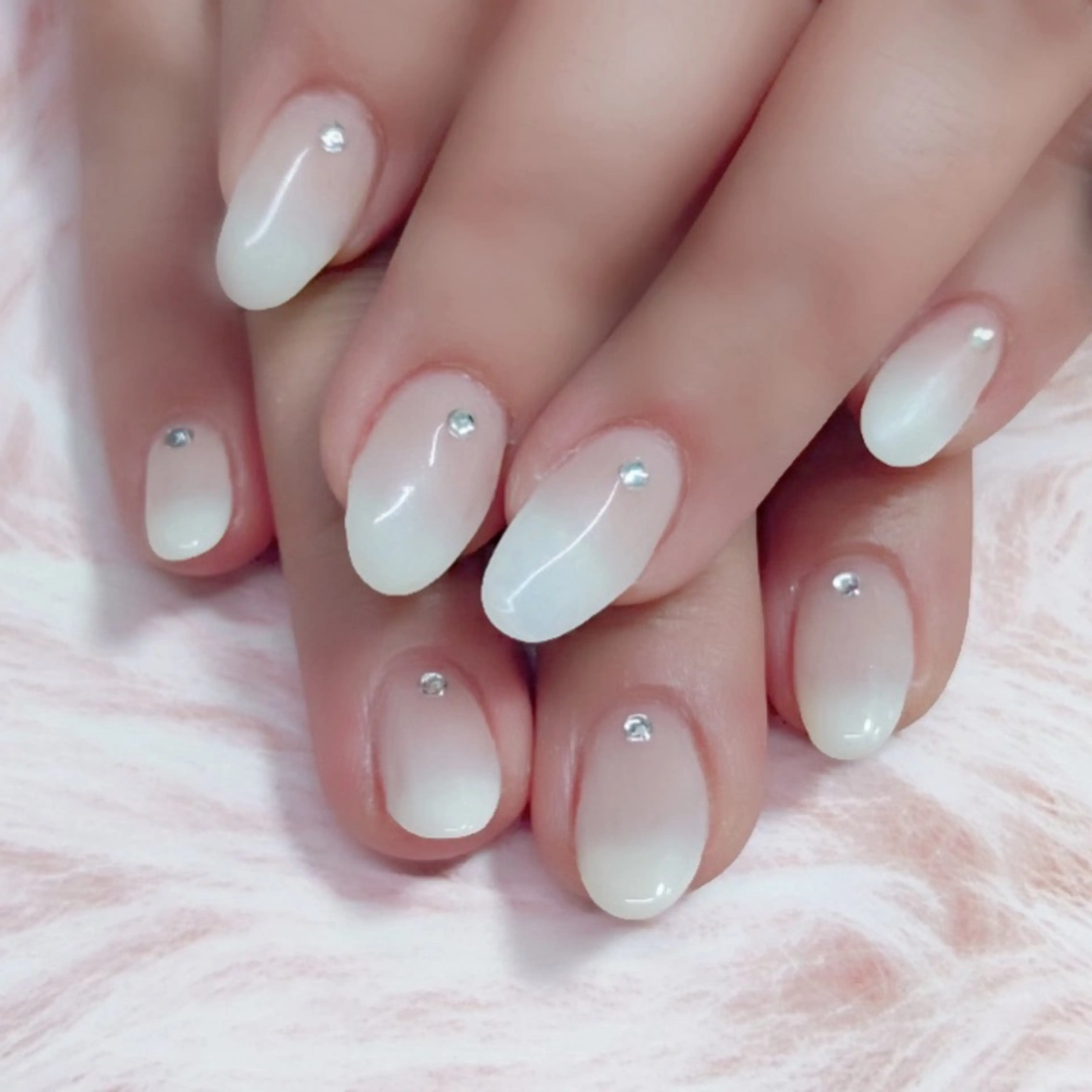 【ハンド】ストーン小さなもの10粒つけれます✨オフ込み。の写真