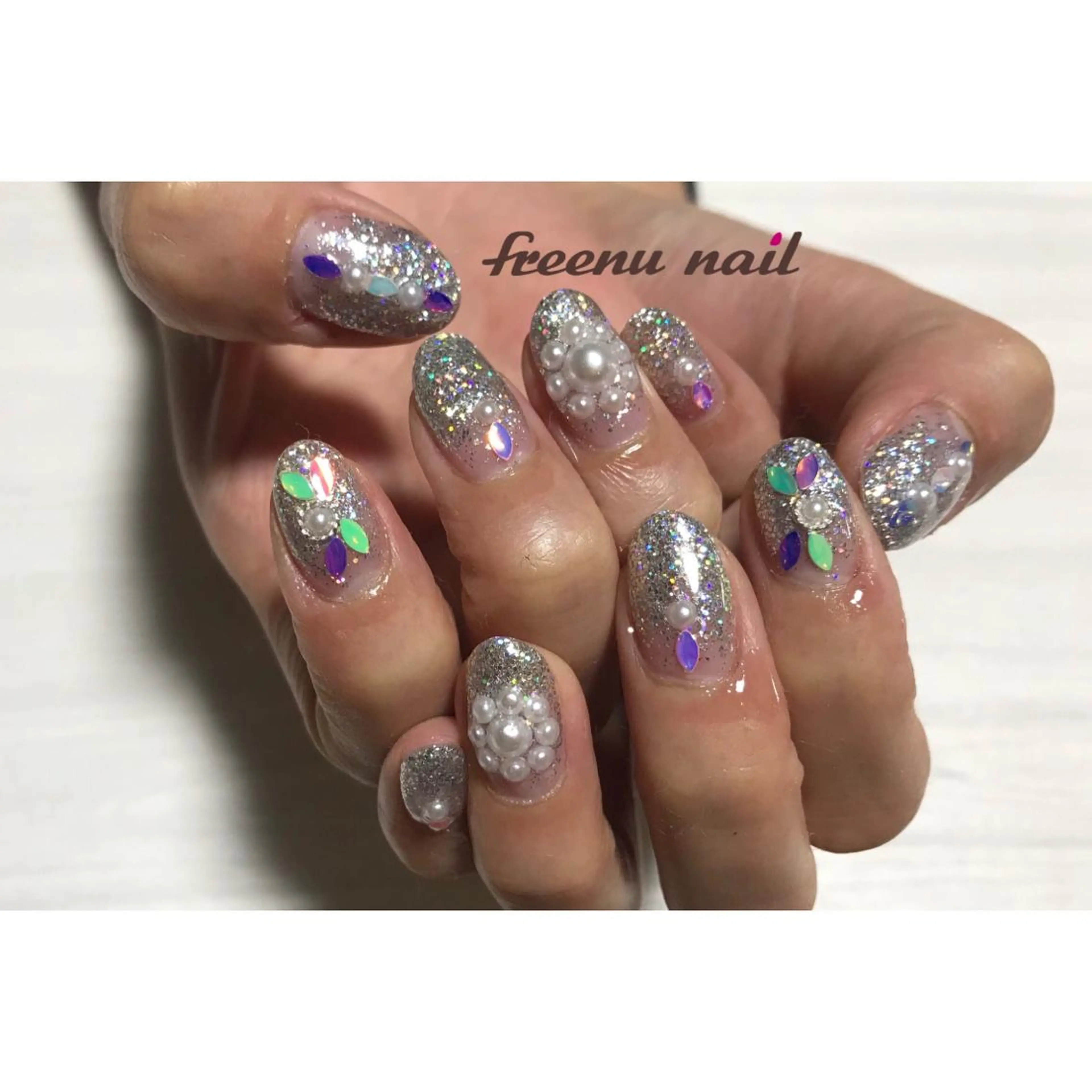 ネイル グラデーション ラメ(グリッター) ラメグラデーション freenu nail【24H】のネイルデザイン