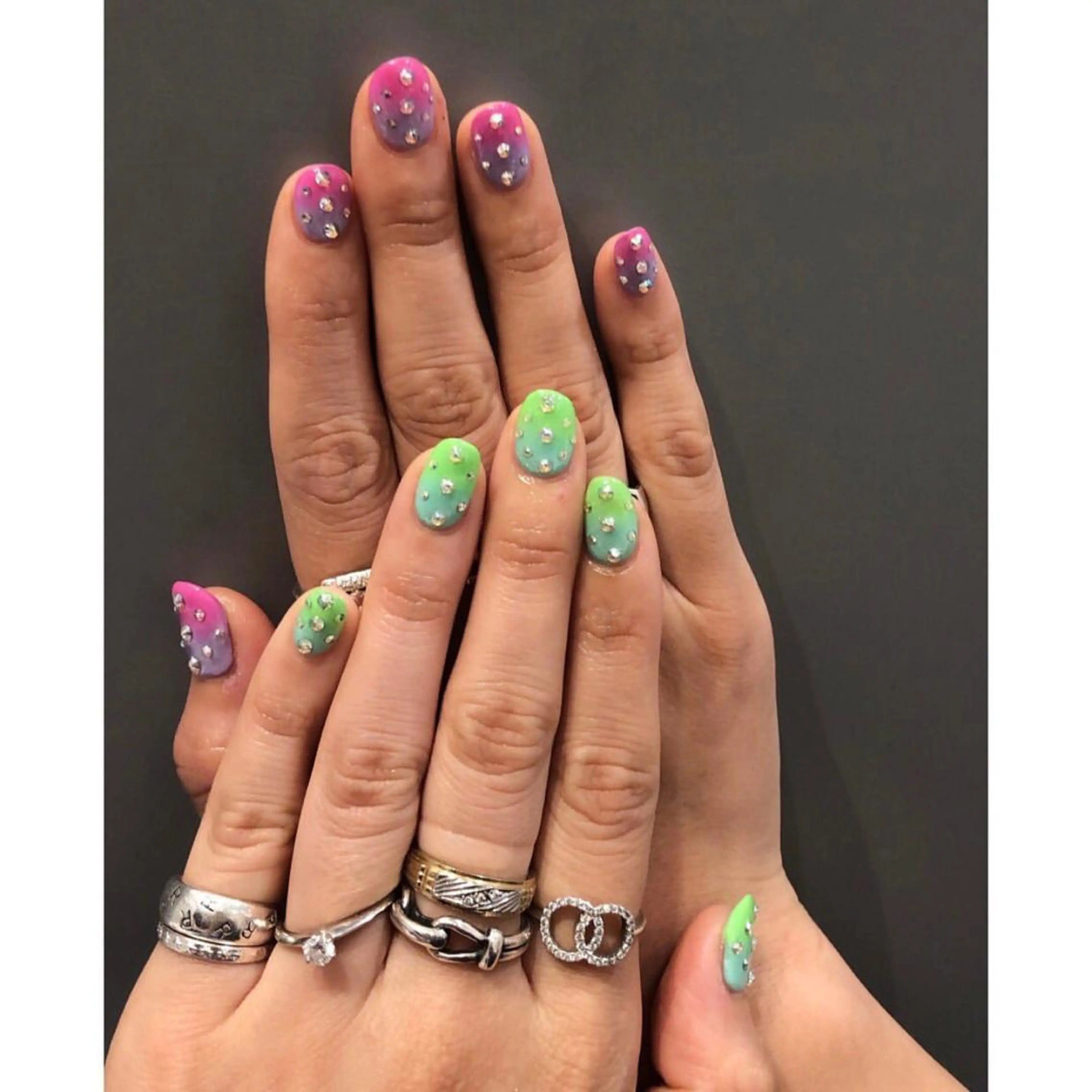 ネイル ハンドネイル フットネイル ハンドケア Nes.Nail所属・Miyagi Asamiのネイルデザイン