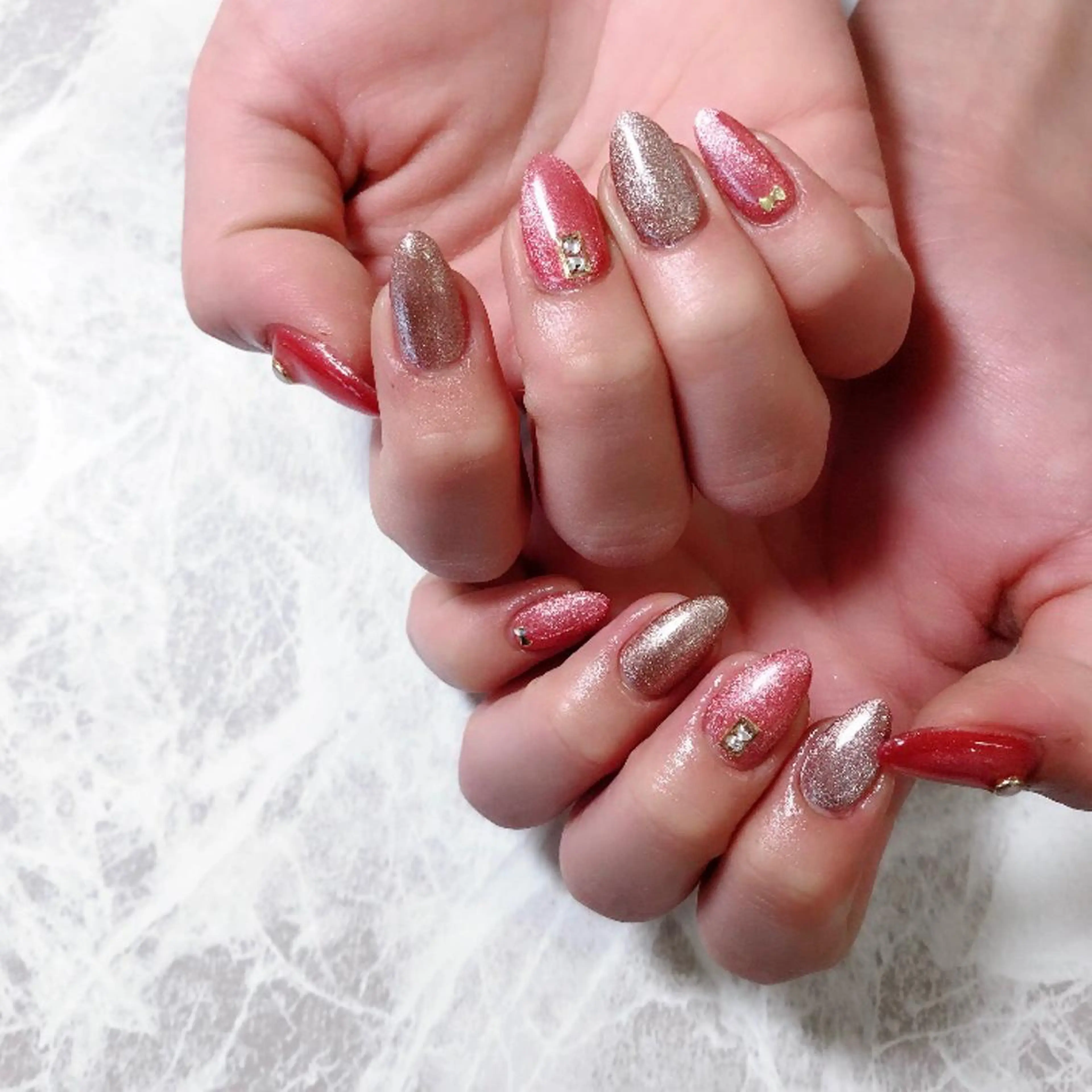 ネイル フットネイル フレンチネイル ジェルネイル ラメ(グリッター) ラメグラデーション NEO Beauty Salon所属・𝐍𝐄𝐎 𝐉𝐔𝐑𝐈のネイルデザイン