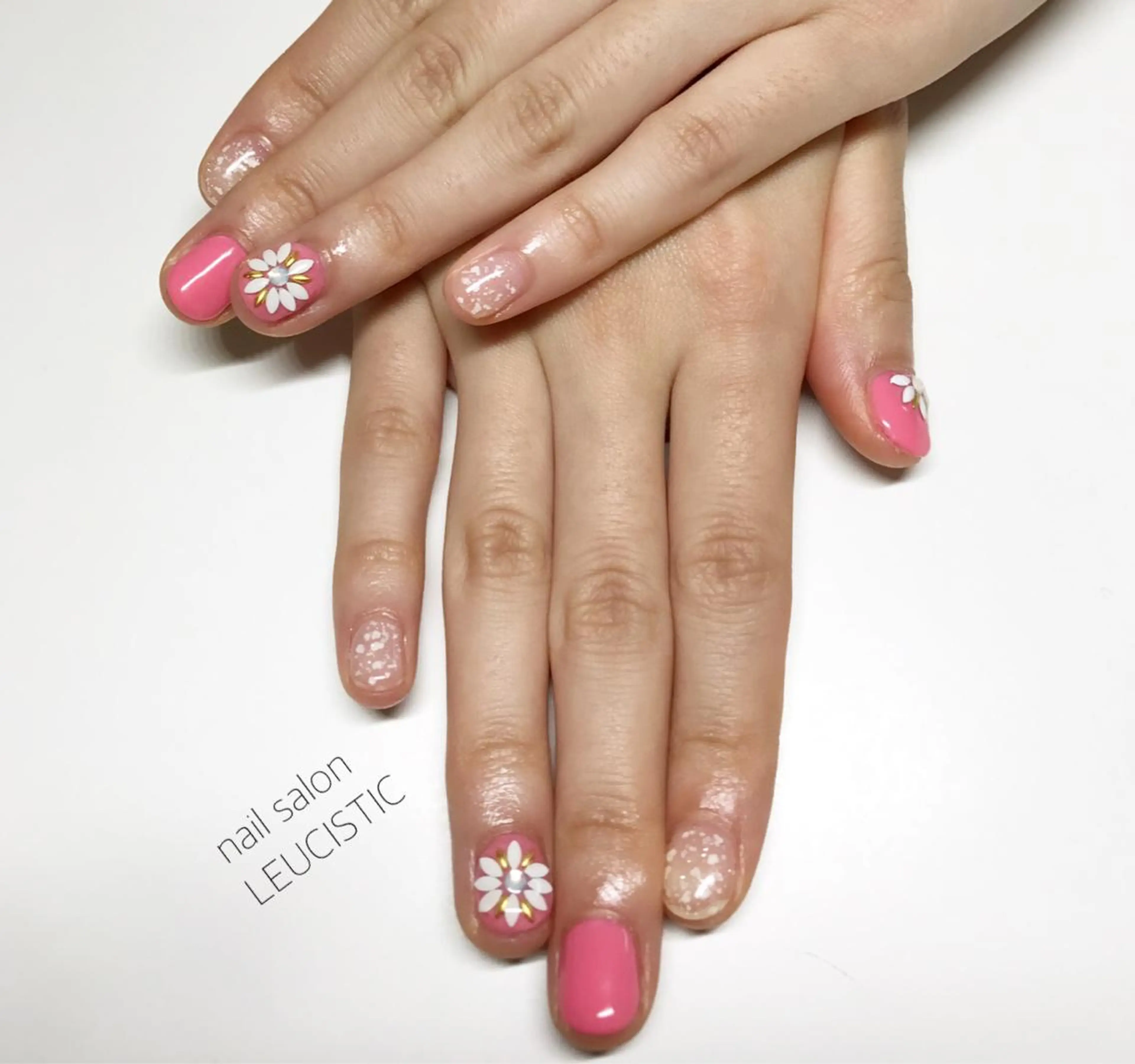 ネイル ピンク 美時雨・bishigure所属・美時雨 bishigureのエステ・リラクイメージ