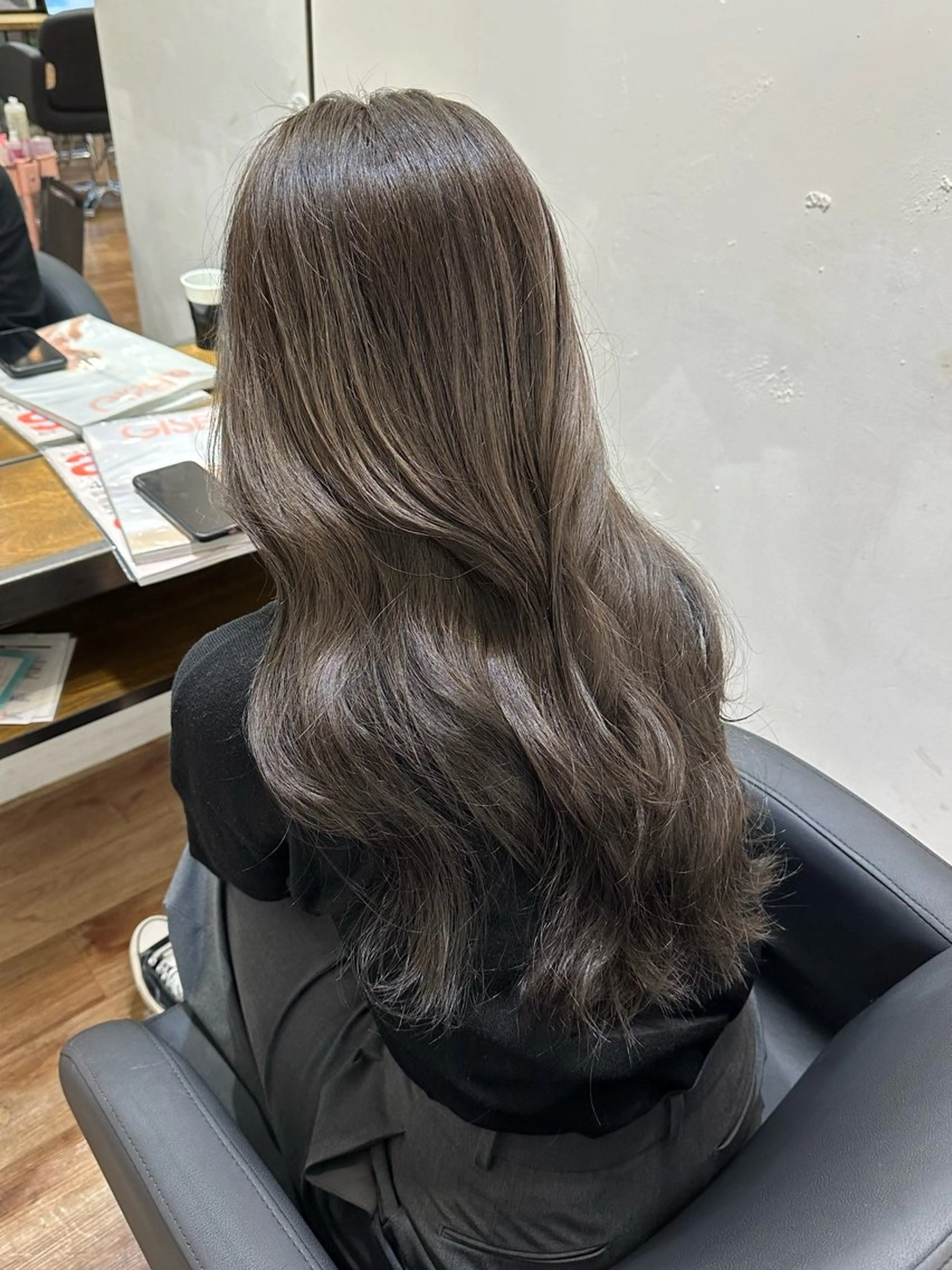 ロング カラー ブラウンカラー ダークブラウン トリートメント カットモデル募集✨️ 根本 彩永のヘアスタイル