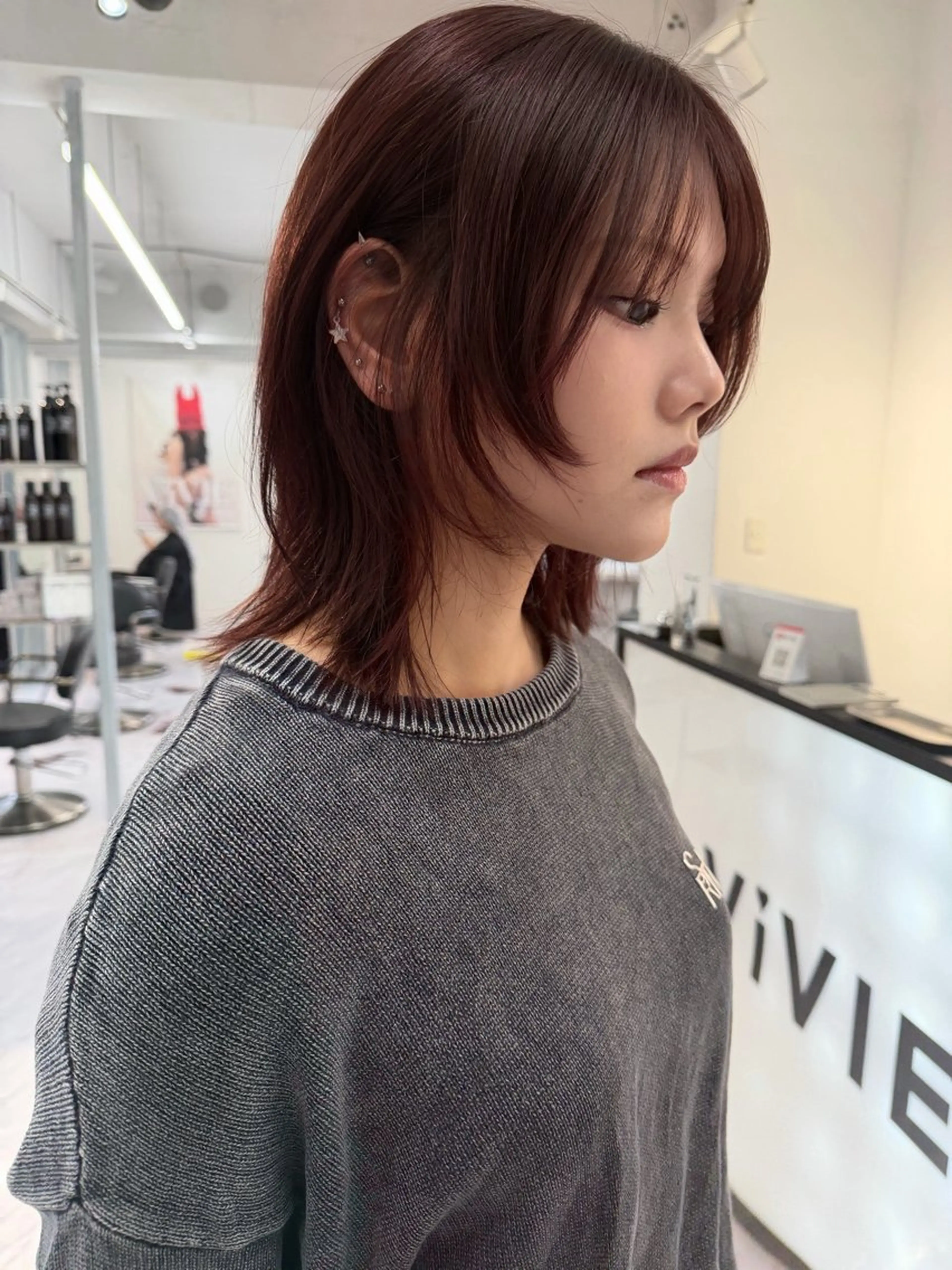 ミディアム カラー ベージュカラー ブリーチ ケアブリーチ デザインカラー ダブルカラー ヘアカラー TATSUブリーチ/ ミルクティーベージュのヘアスタイル