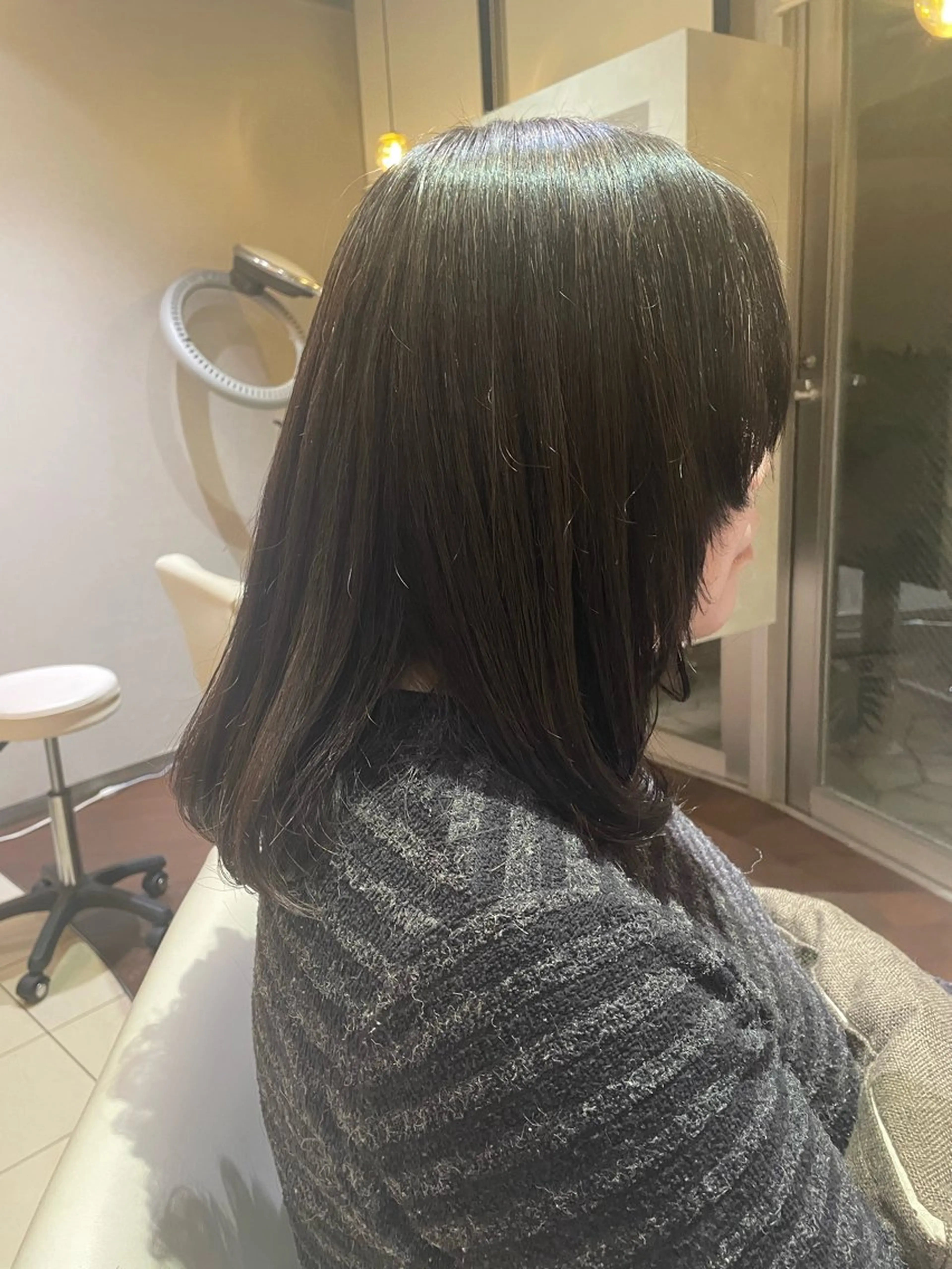 セミロング カラー 顔周りカット レイヤーカット VISAGEplus所属・扇 空のヘアスタイル