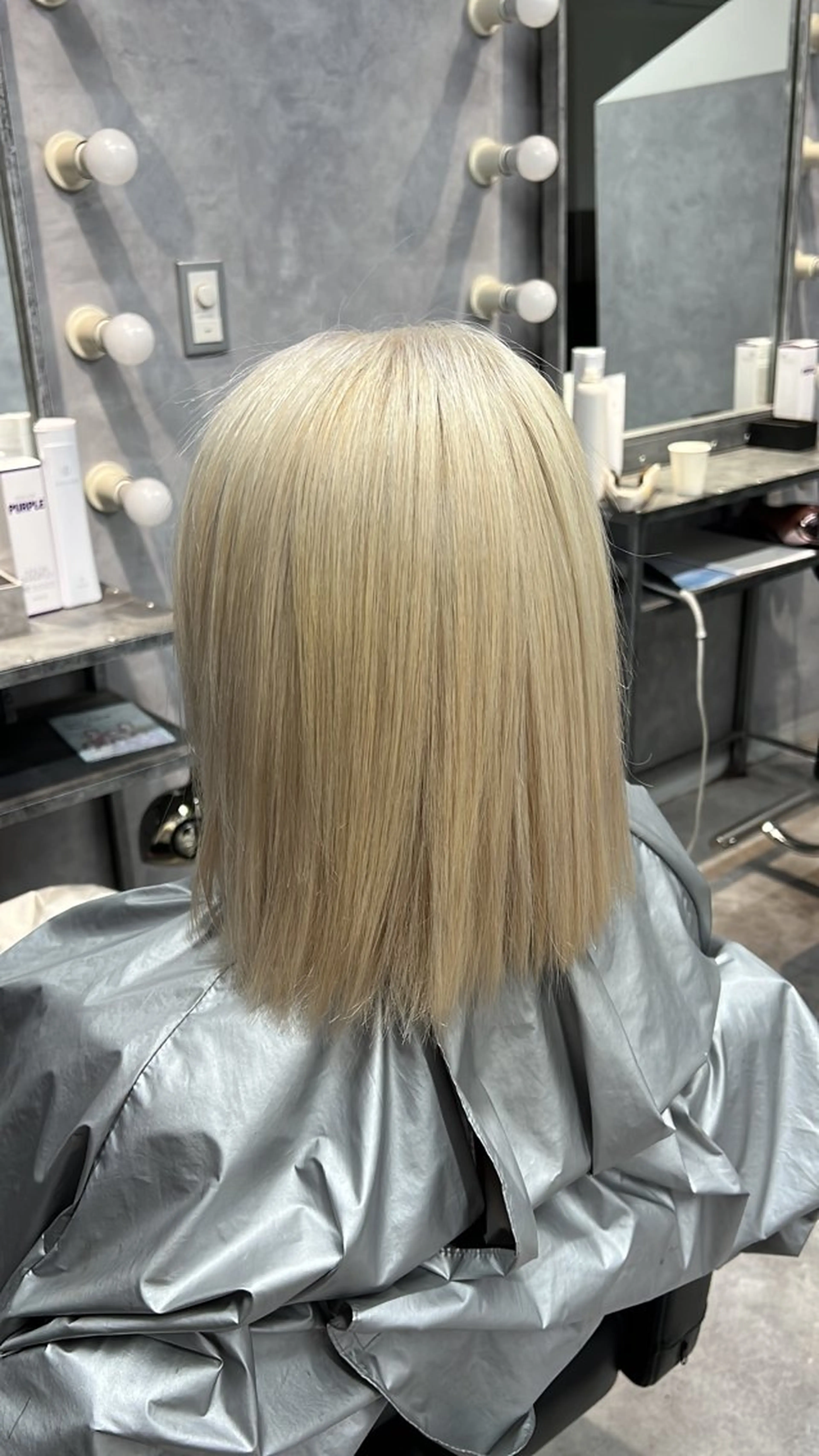 ミディアム カラー mimiiy梅田 中崎町ハイトーンのヘアスタイル