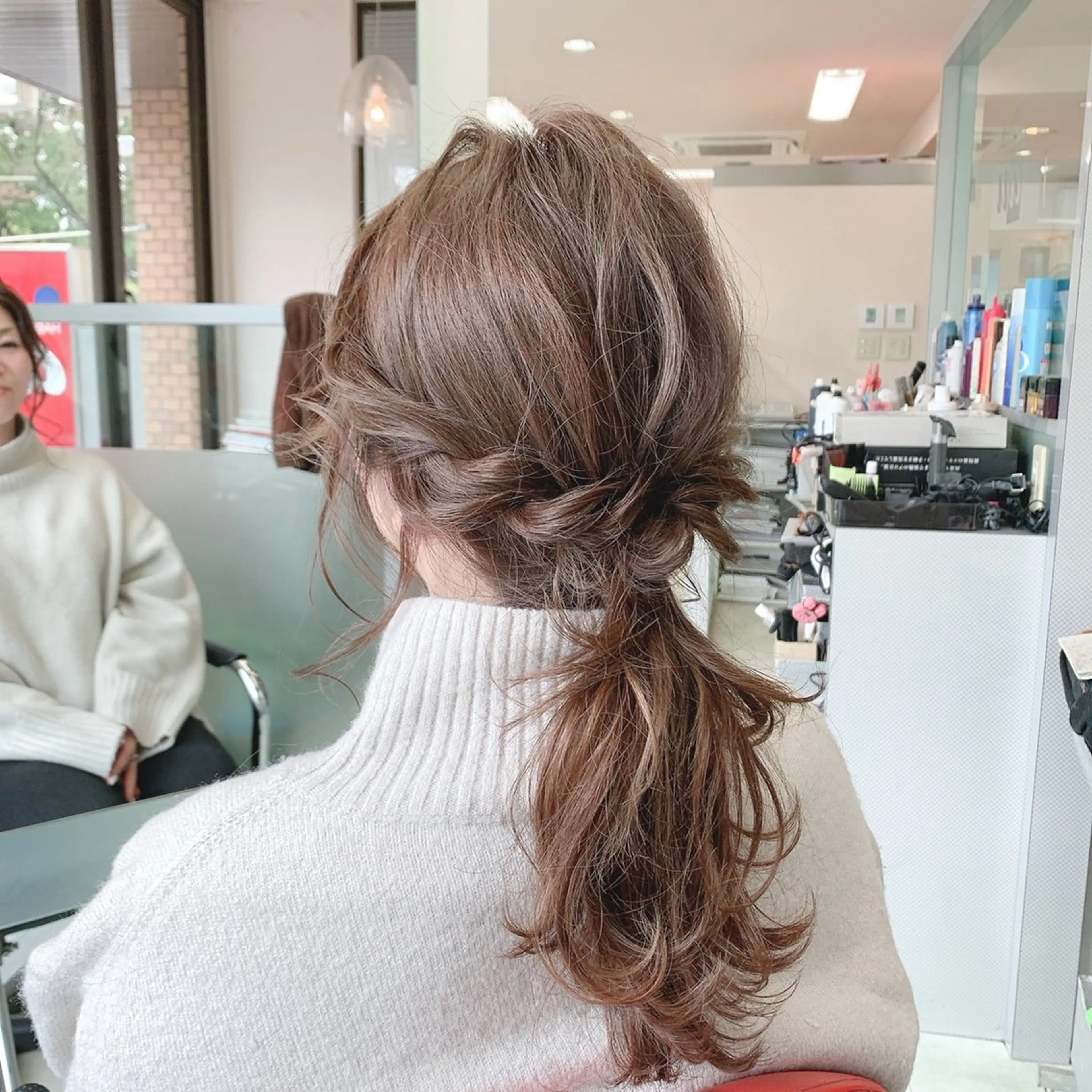 セミロング ヘアアレンジ ポニーテール au美容室所属・au栄矢場町 水素髪質改善Tのヘアスタイル