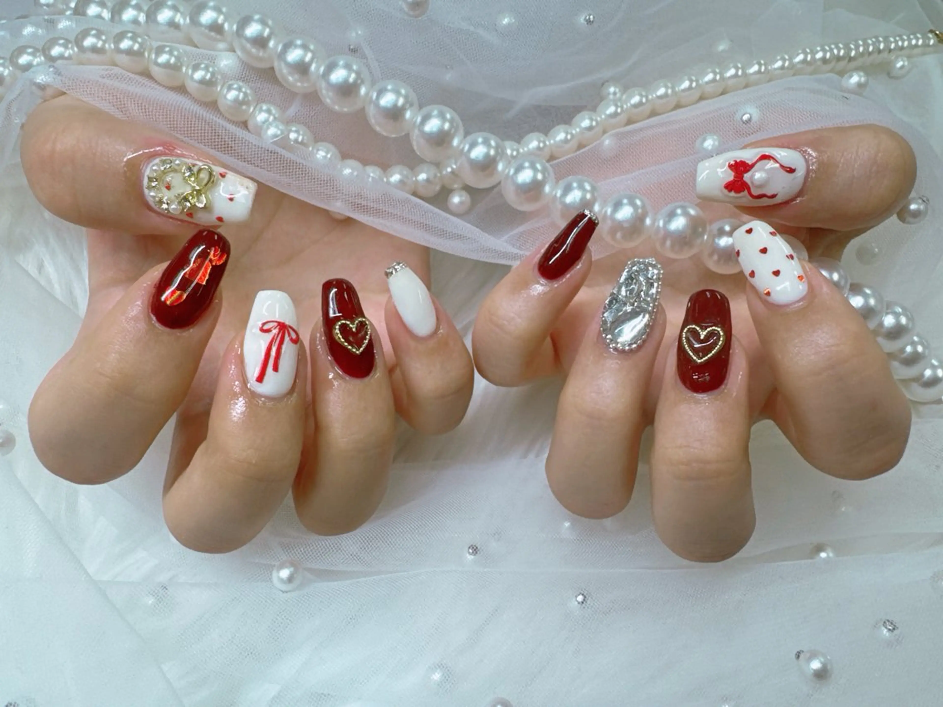 ネイル ボルドー ジェルネイル キラキラネイル ロングネイル マグネットネイル ハンドネイル クイーンズネイル銀座所属・Queeens nailのネイルデザイン
