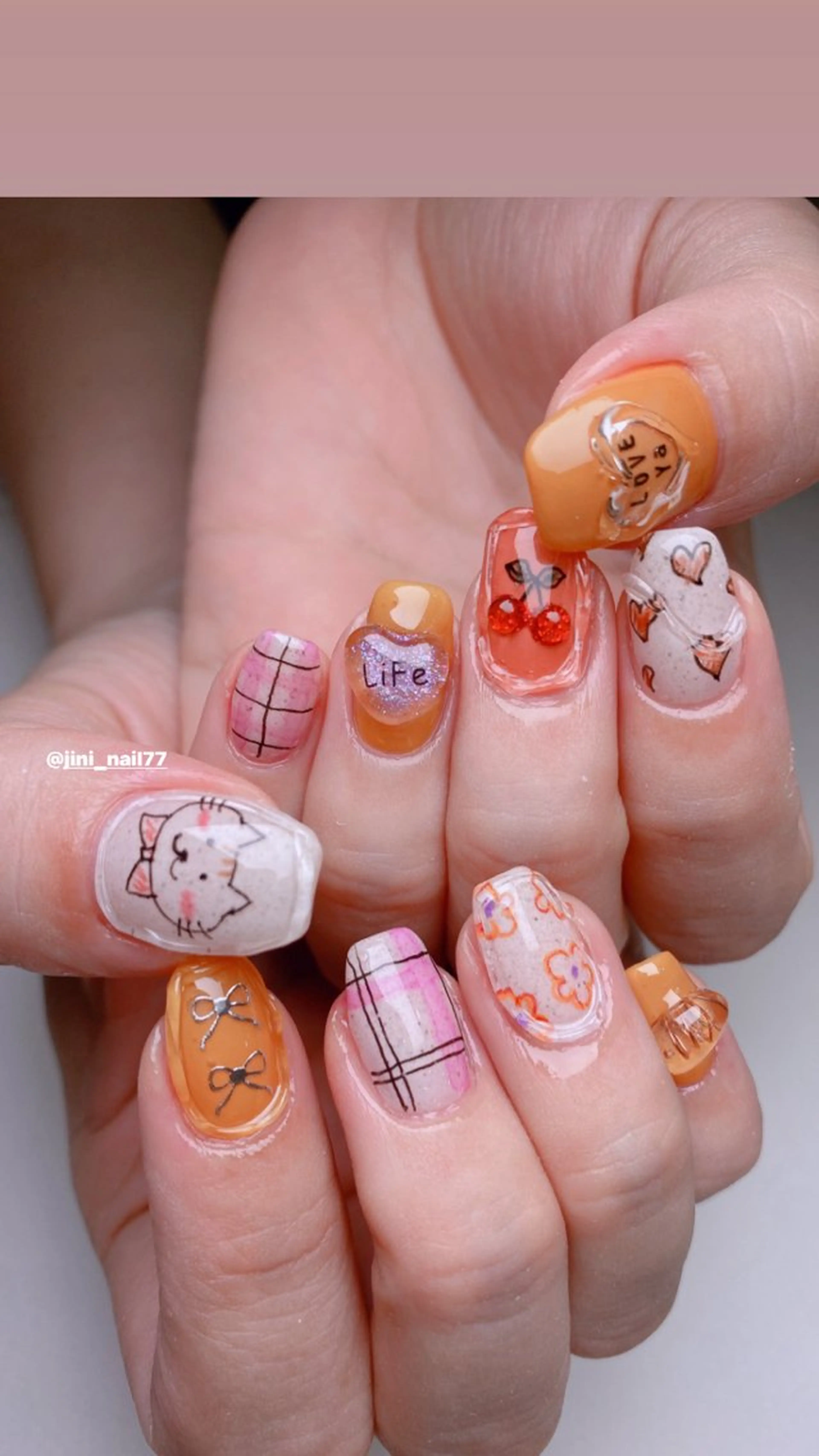 ネイル JINI NAIL所属・ジニ ネイルのネイルデザイン