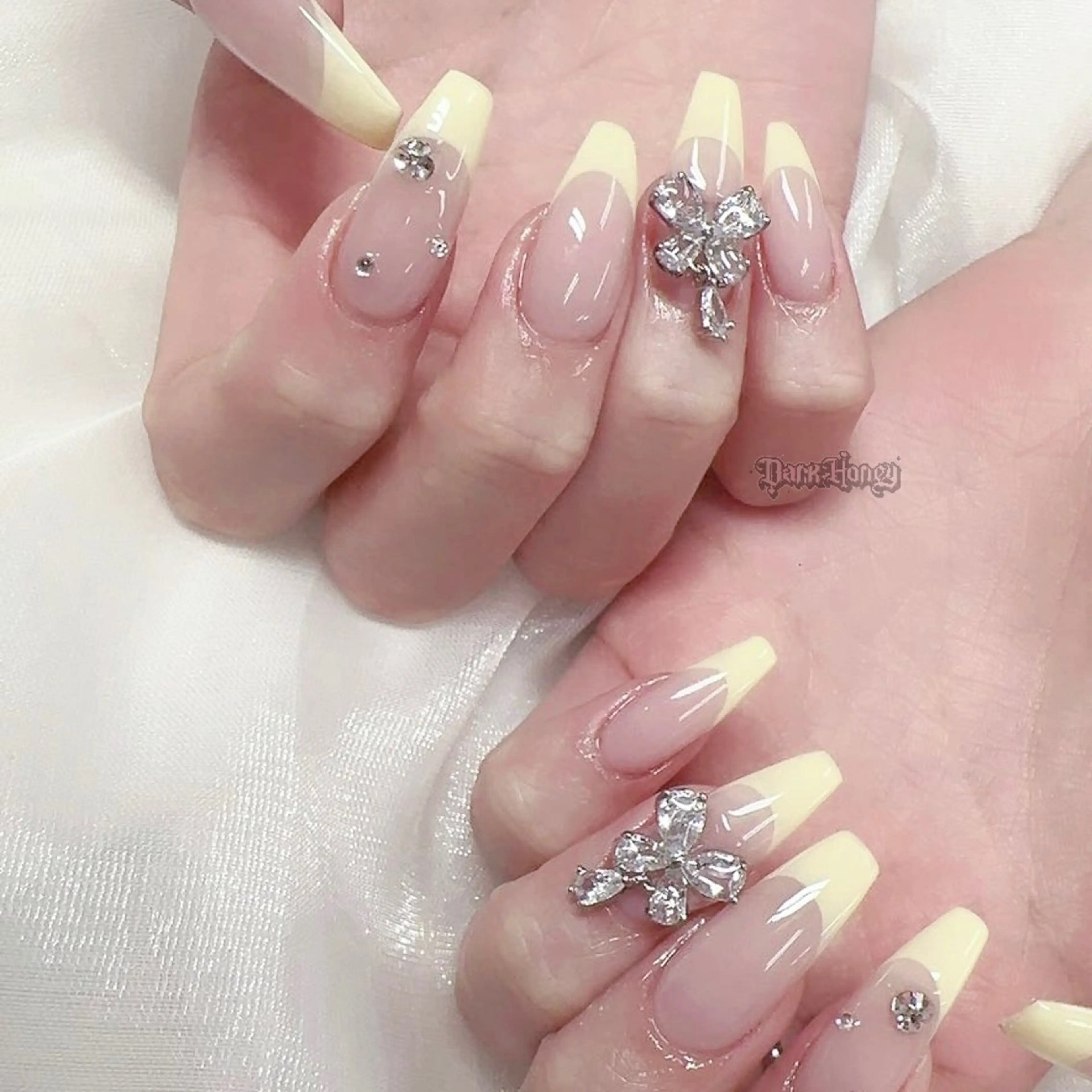 ネイル Dark honey スカルプ専門原宿店のネイルデザイン