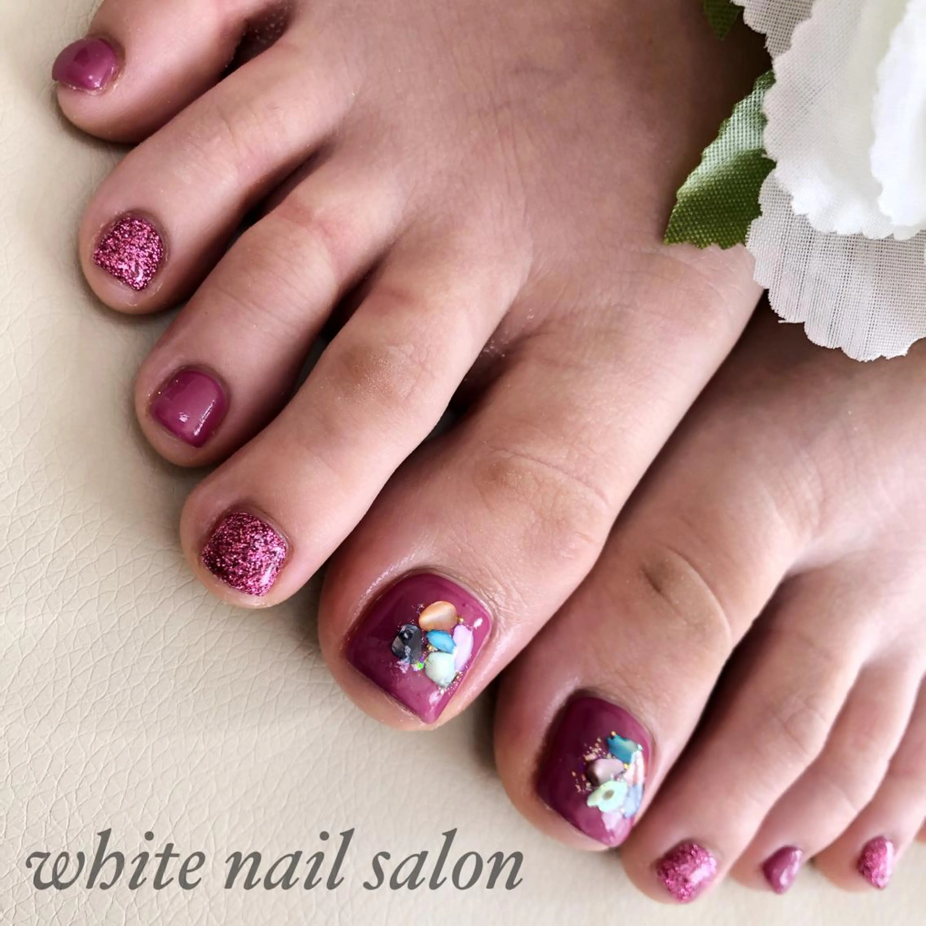 ネイル フットネイル ジェルネイル ハードジェル オフィスネイル スカルプネイル フットネイル white nail salonのネイルデザイン