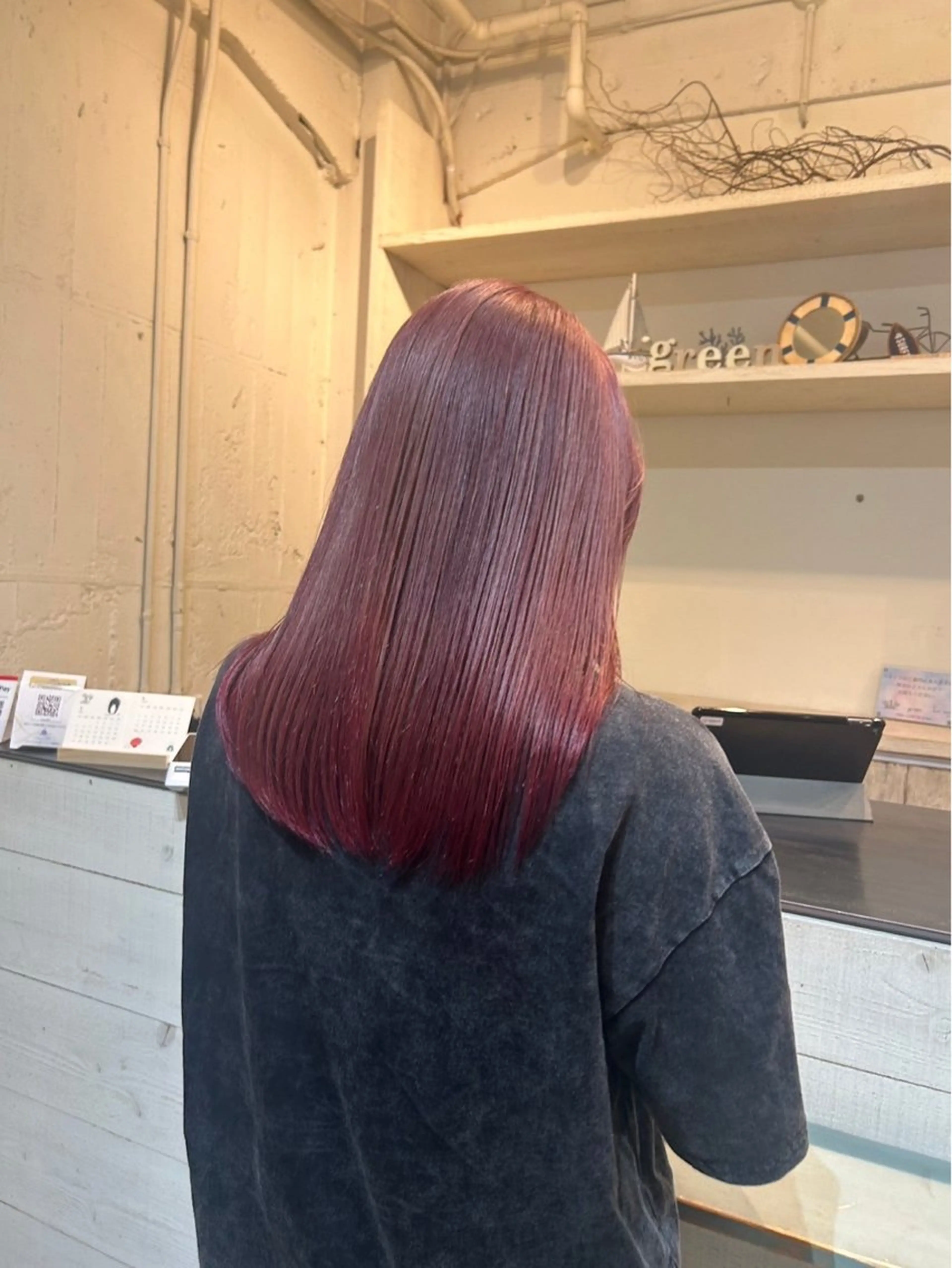 セミロング カラー ピンクカラー ヘアカラー 三浦 ふたばのヘアスタイル